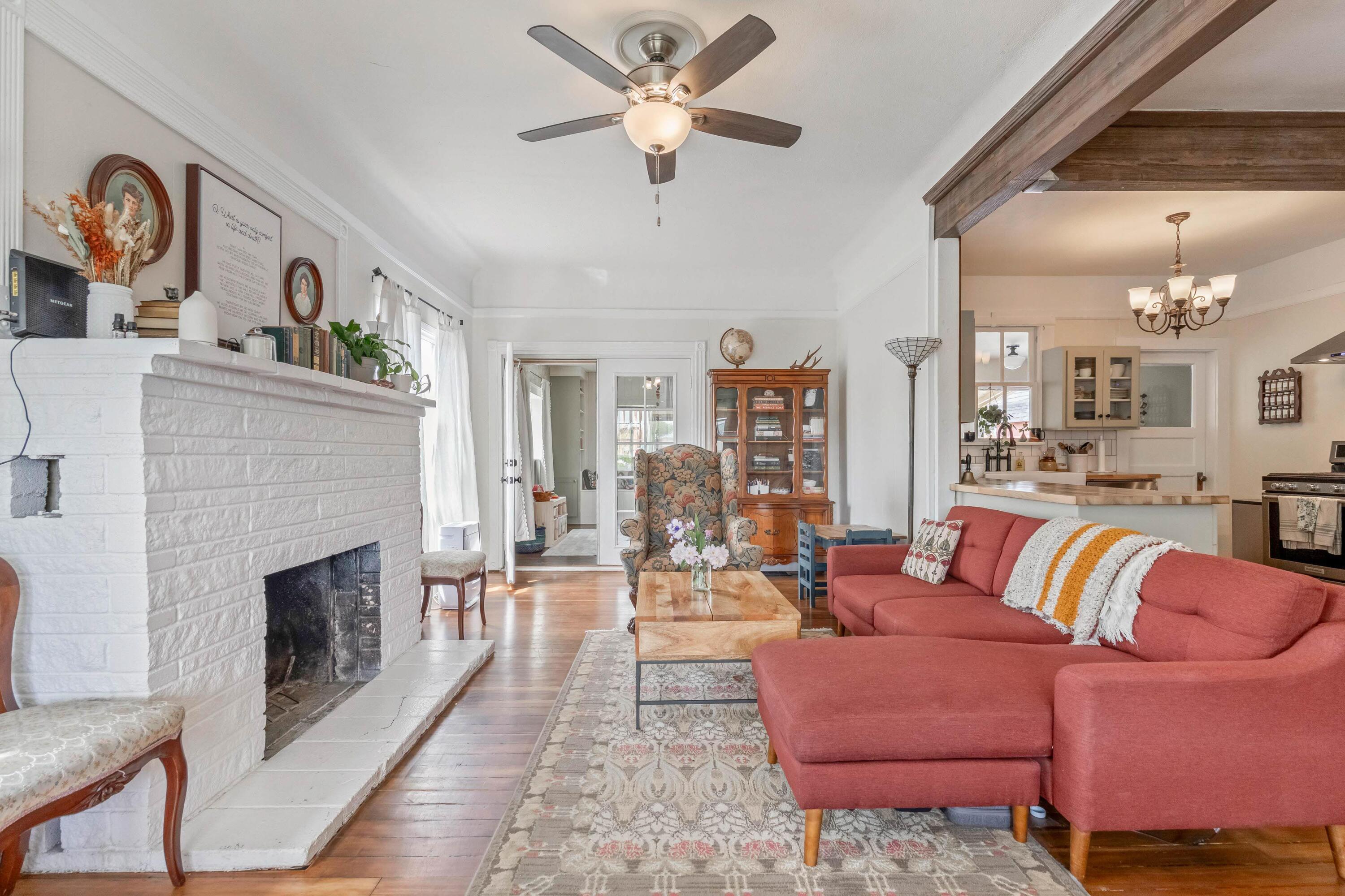 496 SW 2nd Street