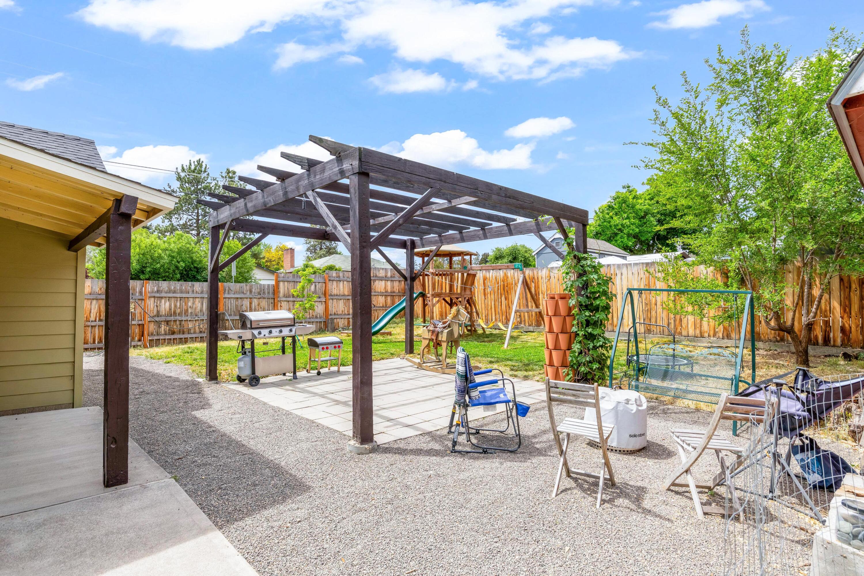 496 SW 2nd Street