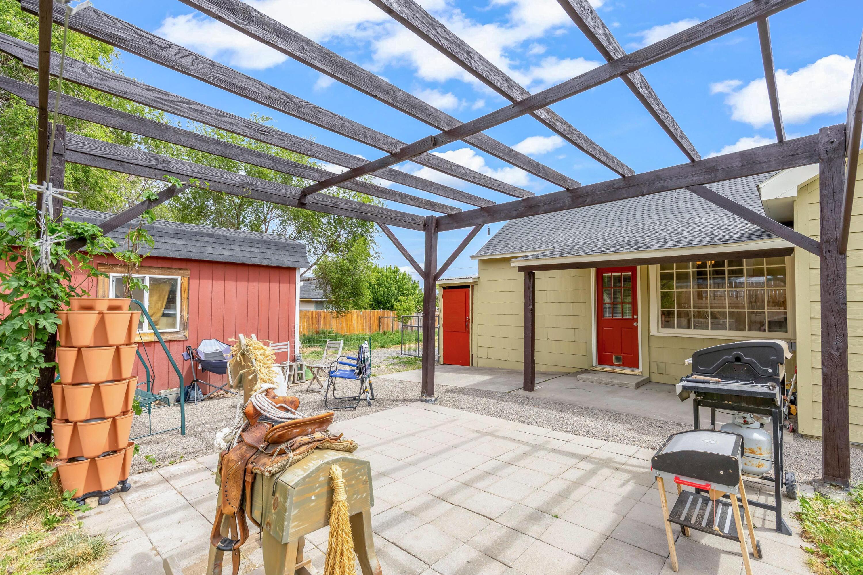 496 SW 2nd Street