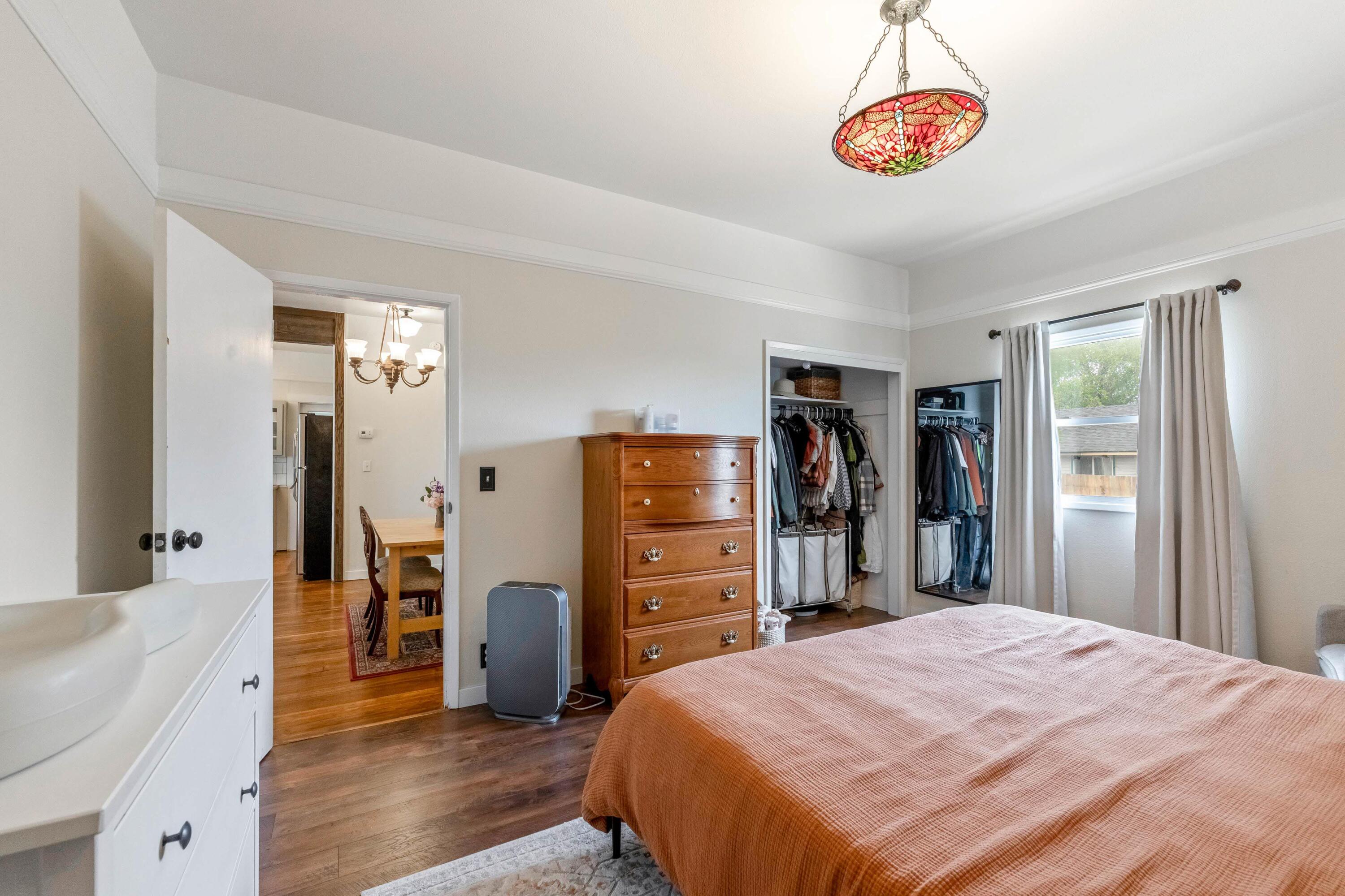 496 SW 2nd Street