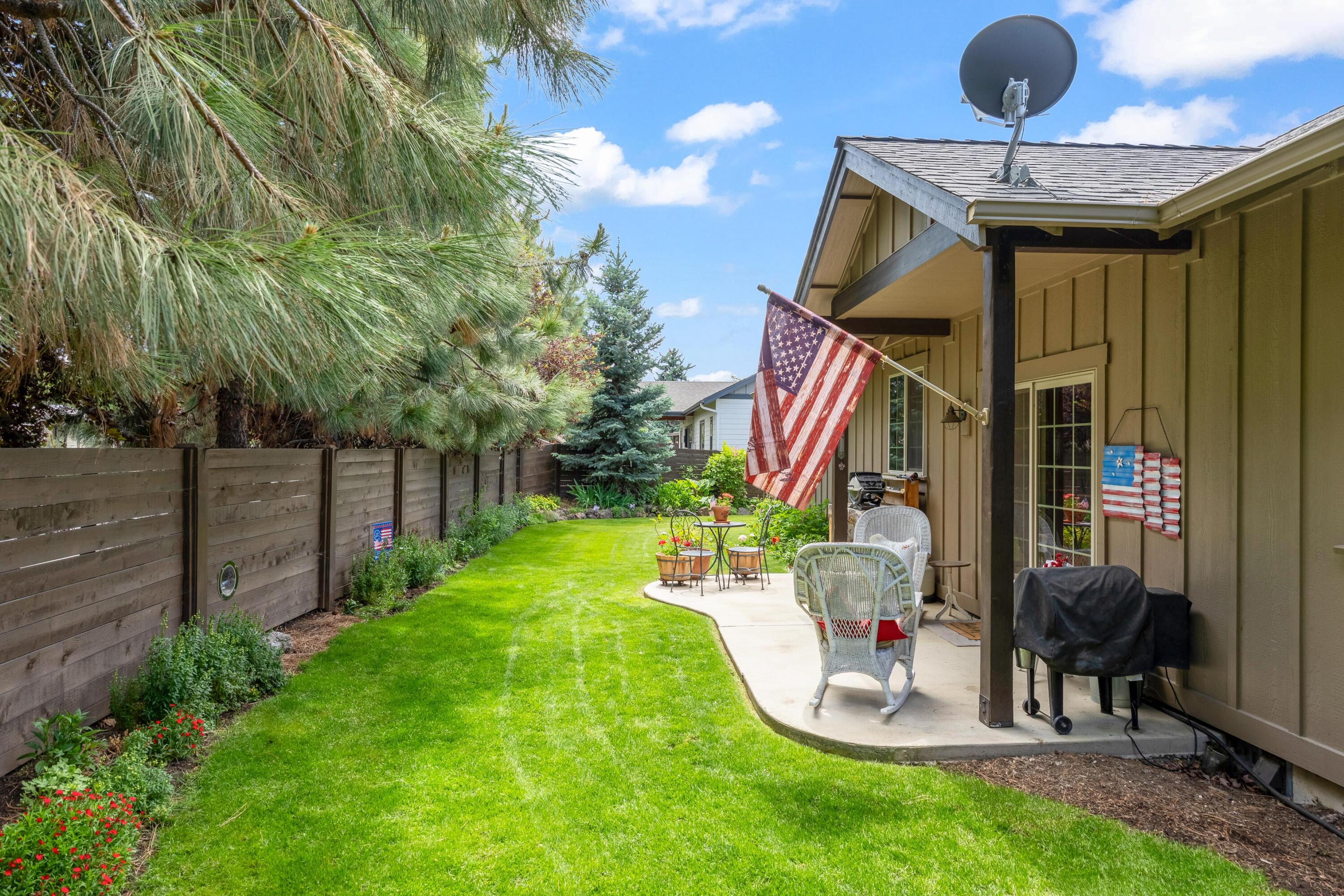 210 NW Saddle Ridge Loop