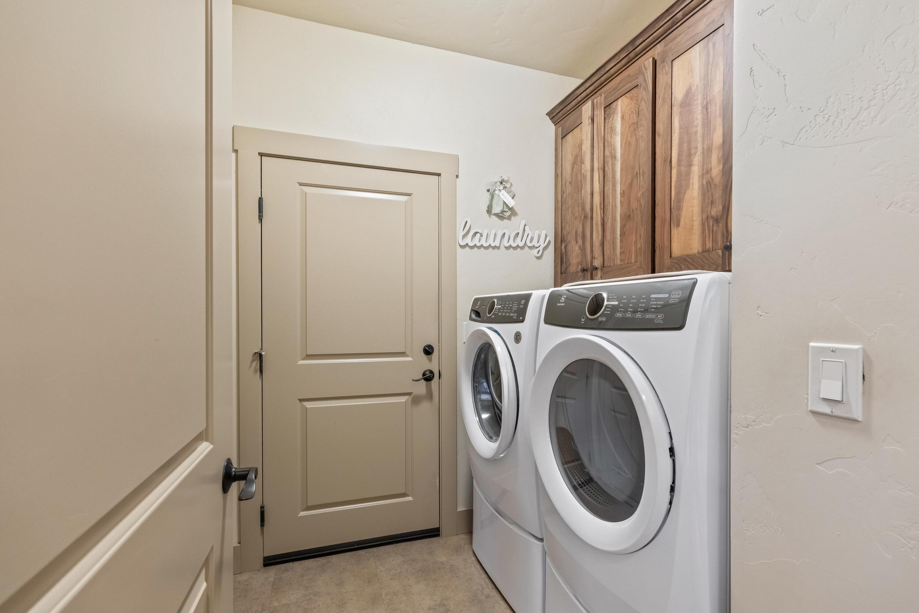 210 NW Saddle Ridge Loop