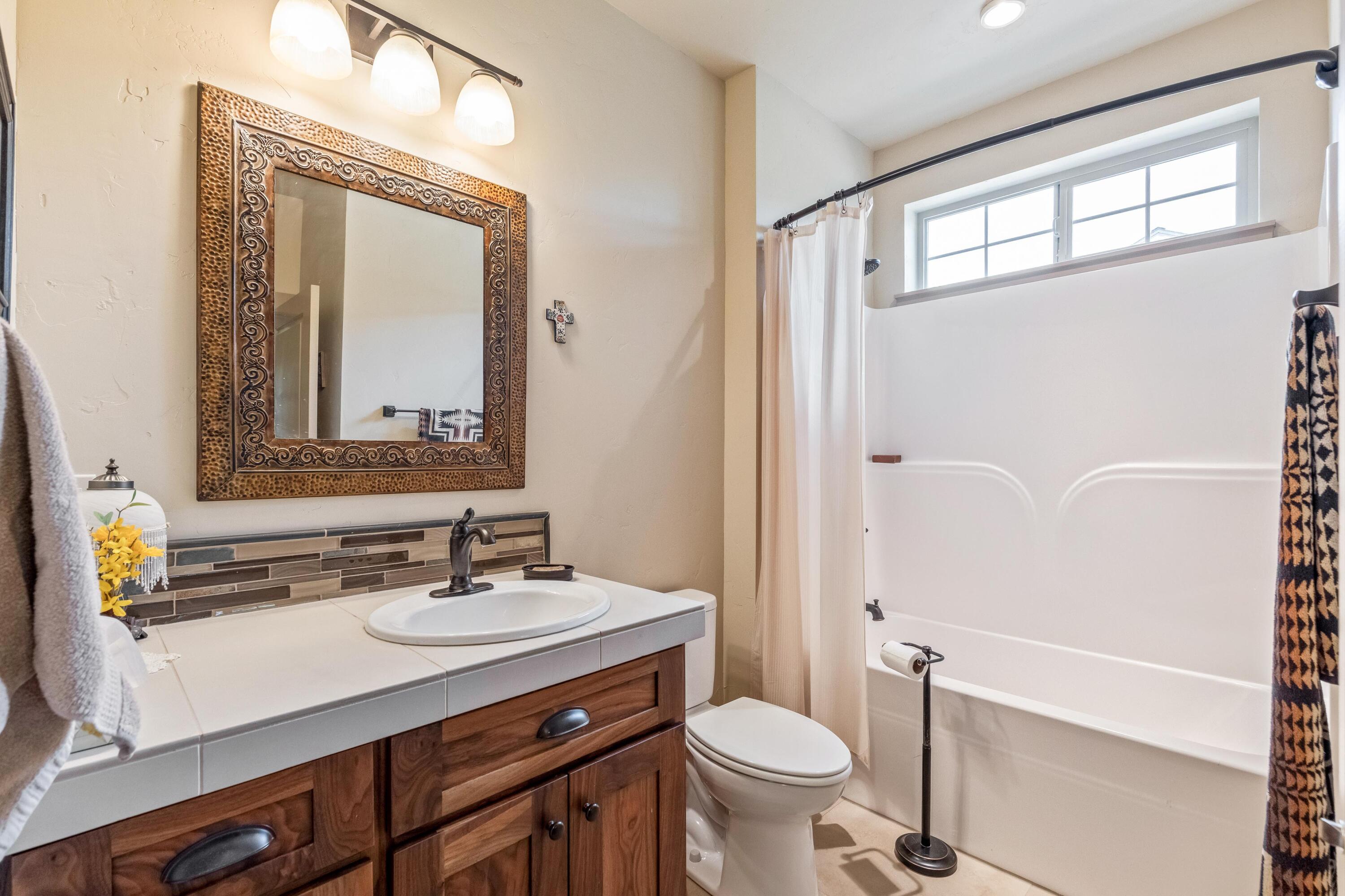 210 NW Saddle Ridge Loop