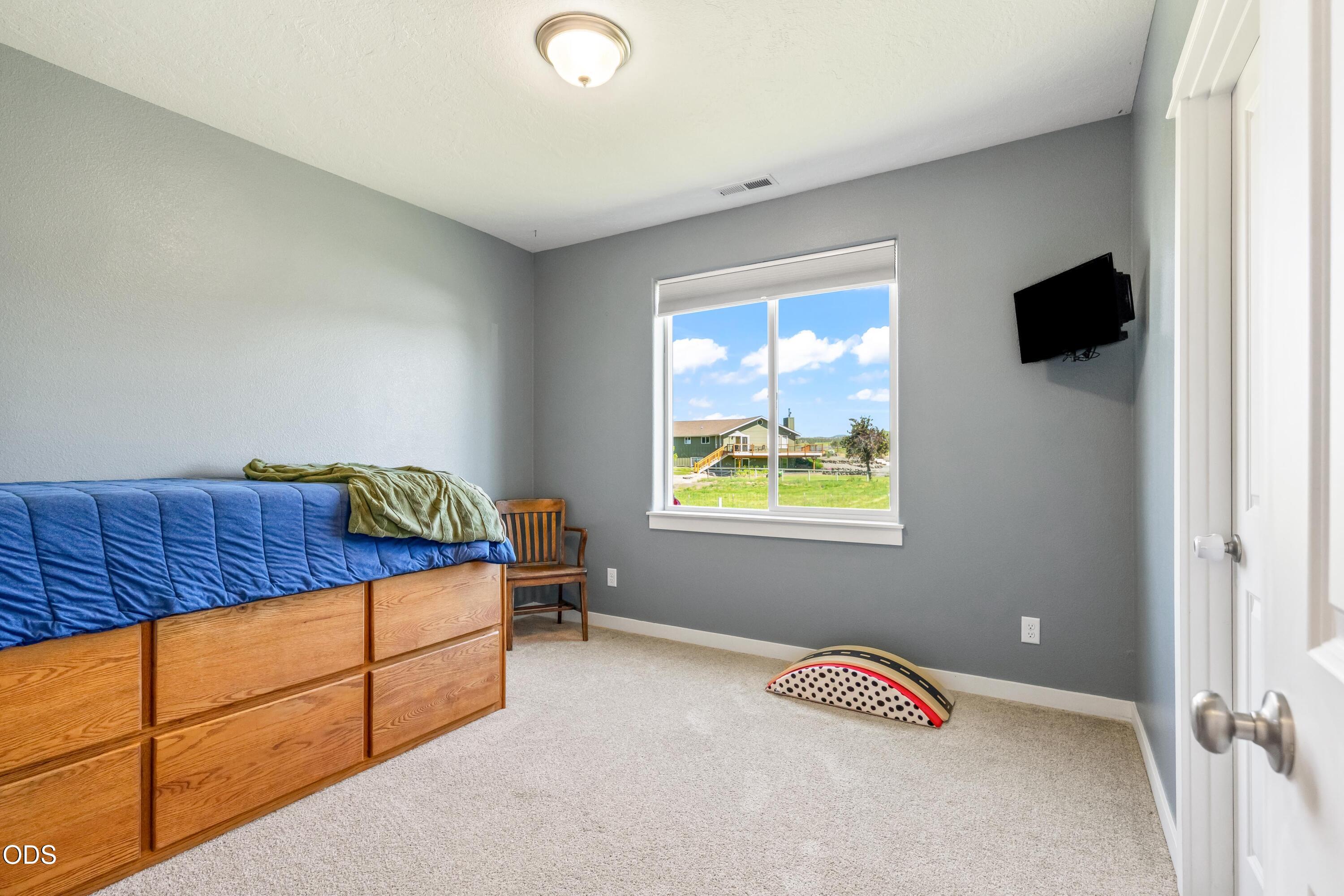 2467 NE Sunset View Lane