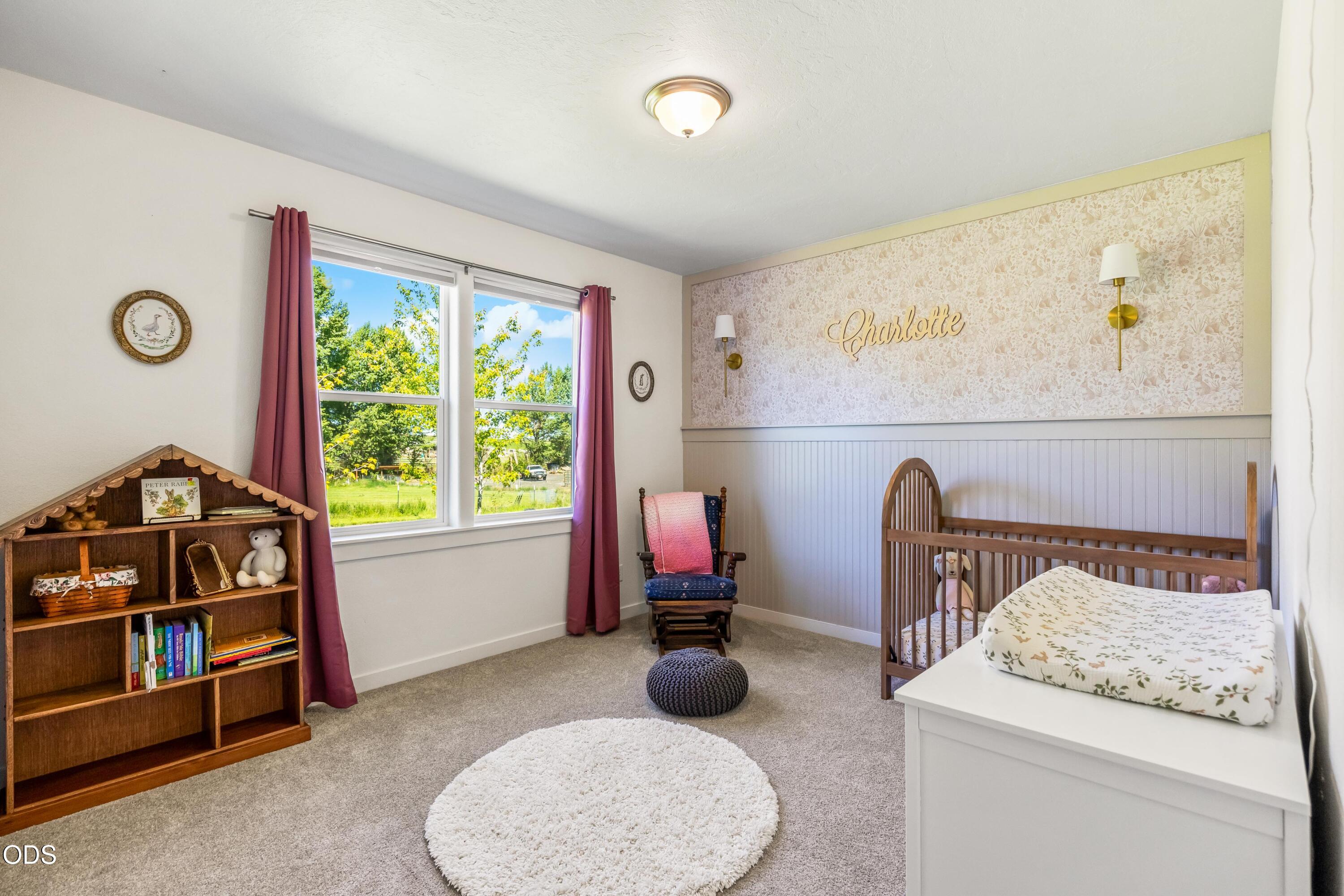 2467 NE Sunset View Lane