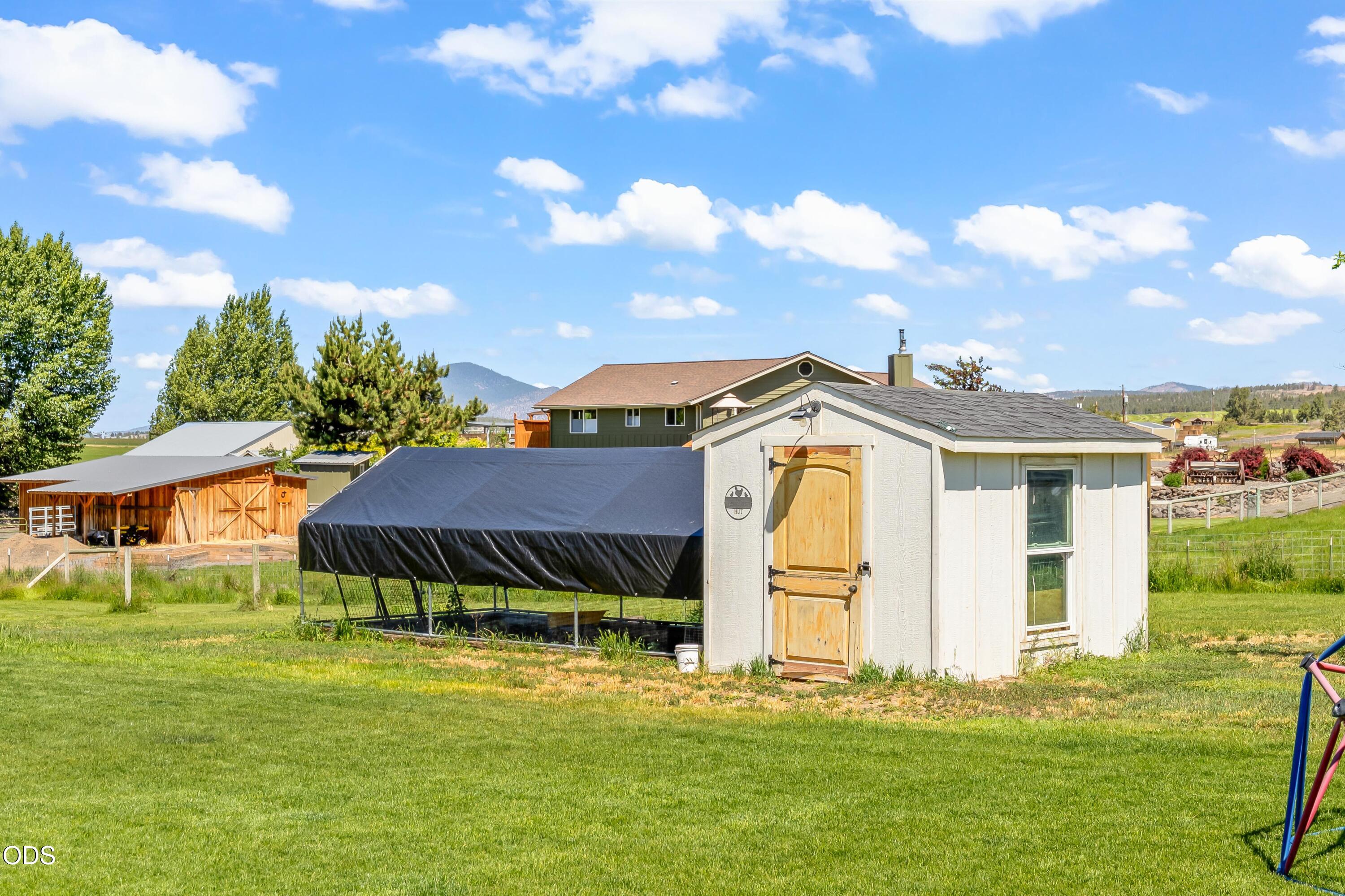 2467 NE Sunset View Lane