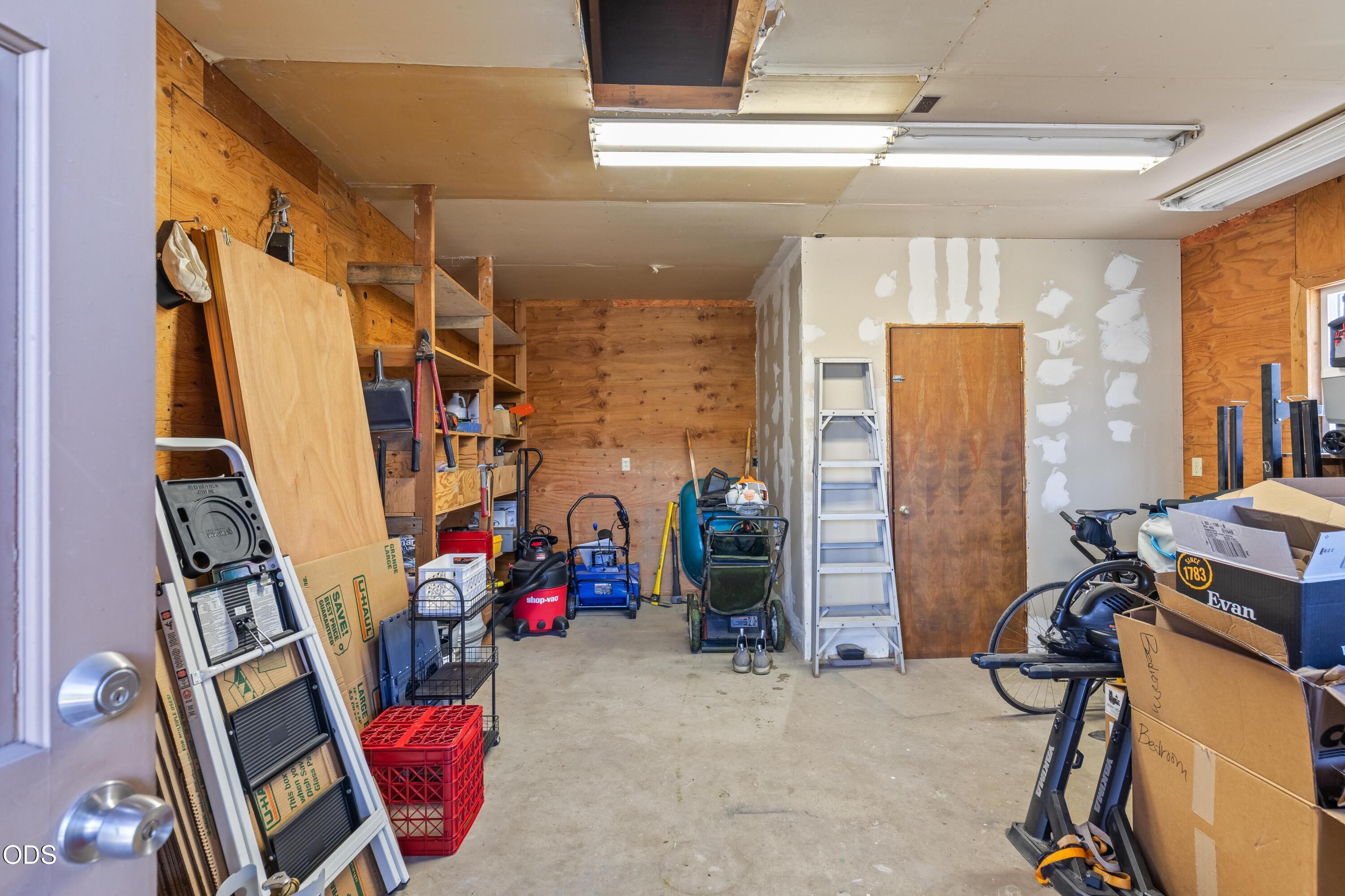 16401 SE Bobcat Lane