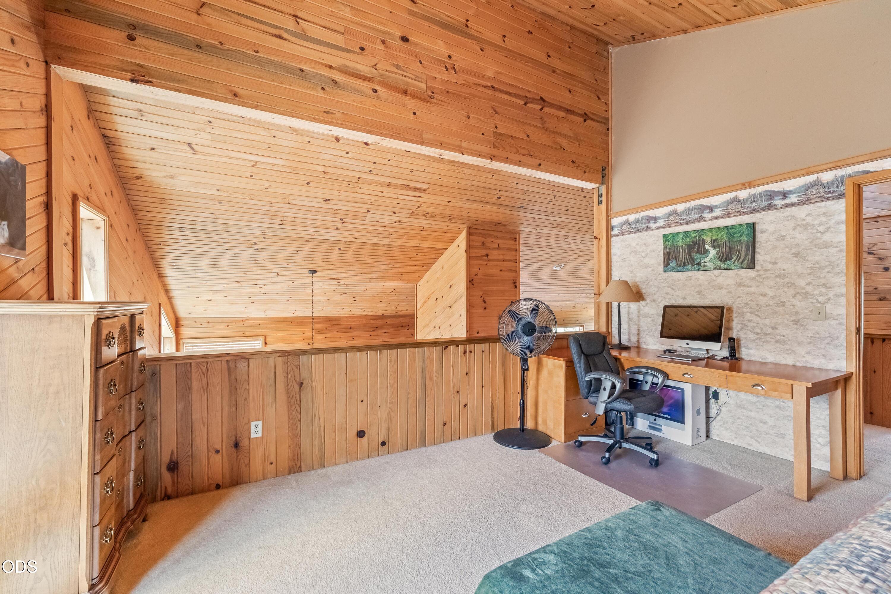16401 SE Bobcat Lane