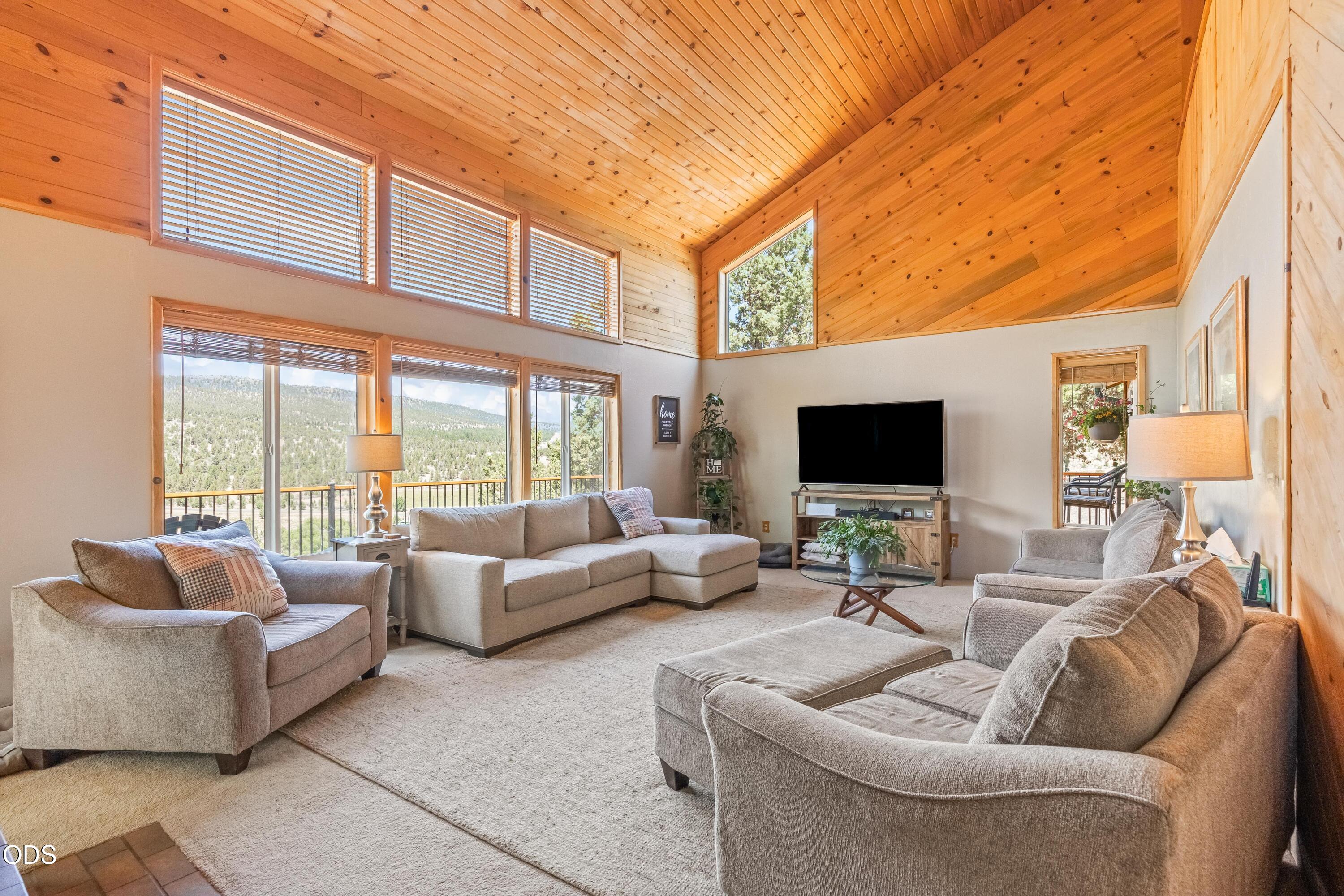 16401 SE Bobcat Lane