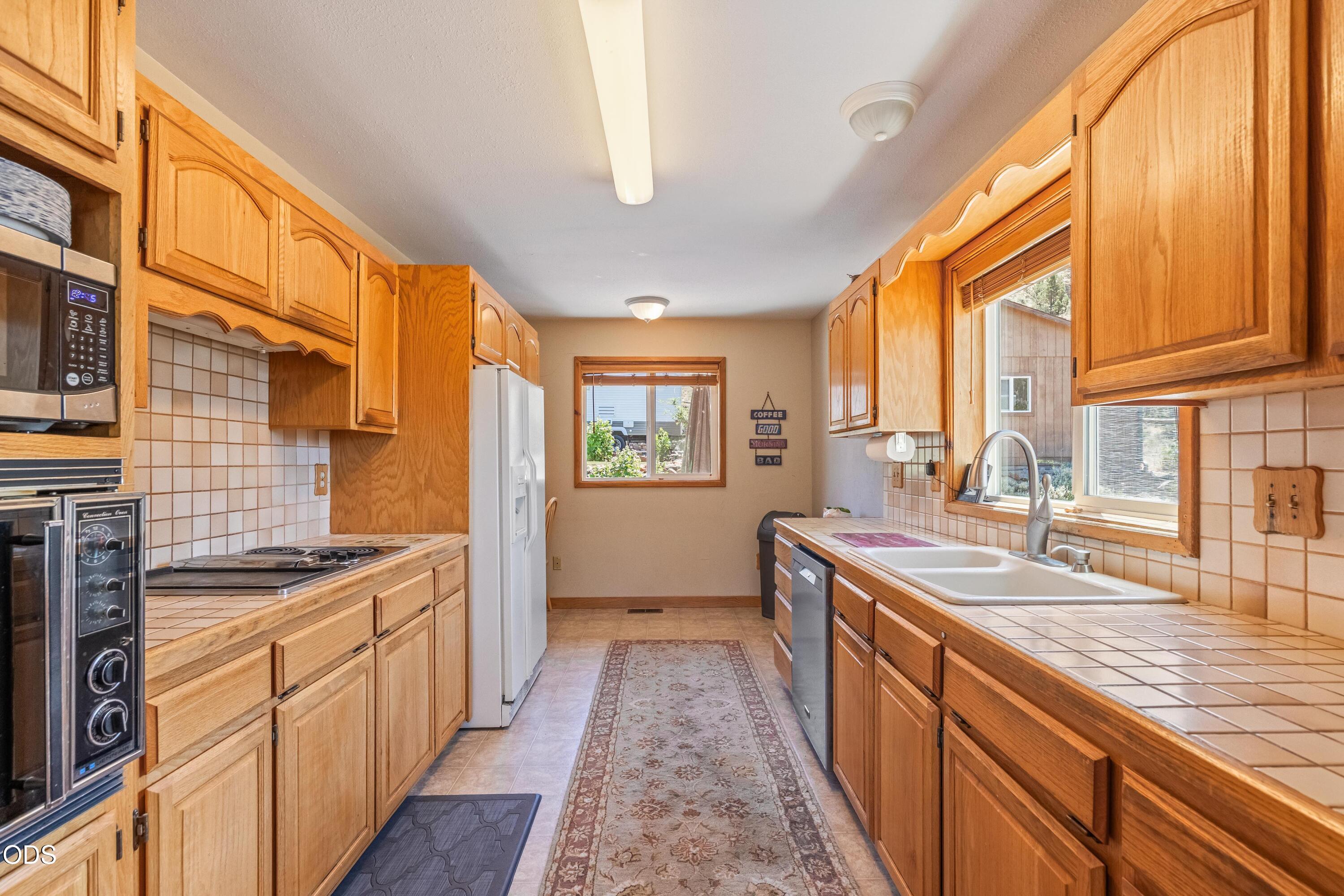 16401 SE Bobcat Lane