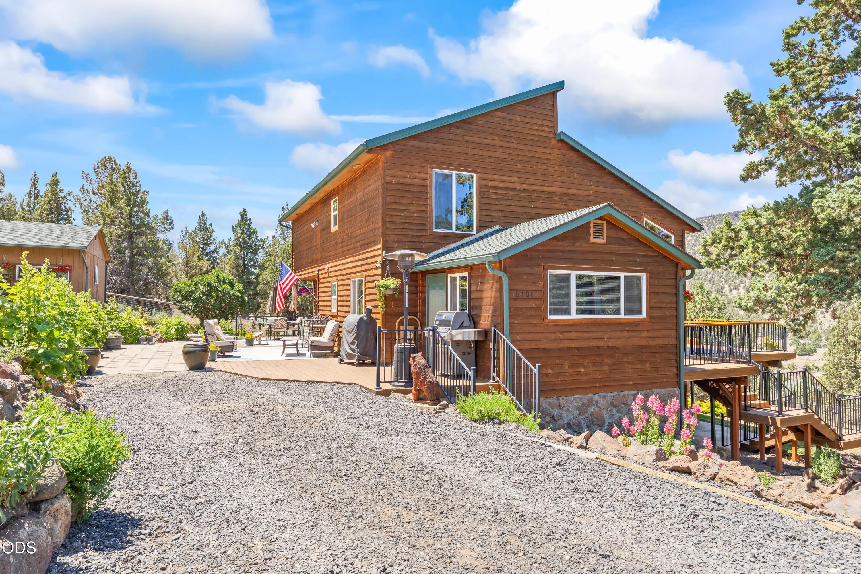 16401 SE Bobcat Lane