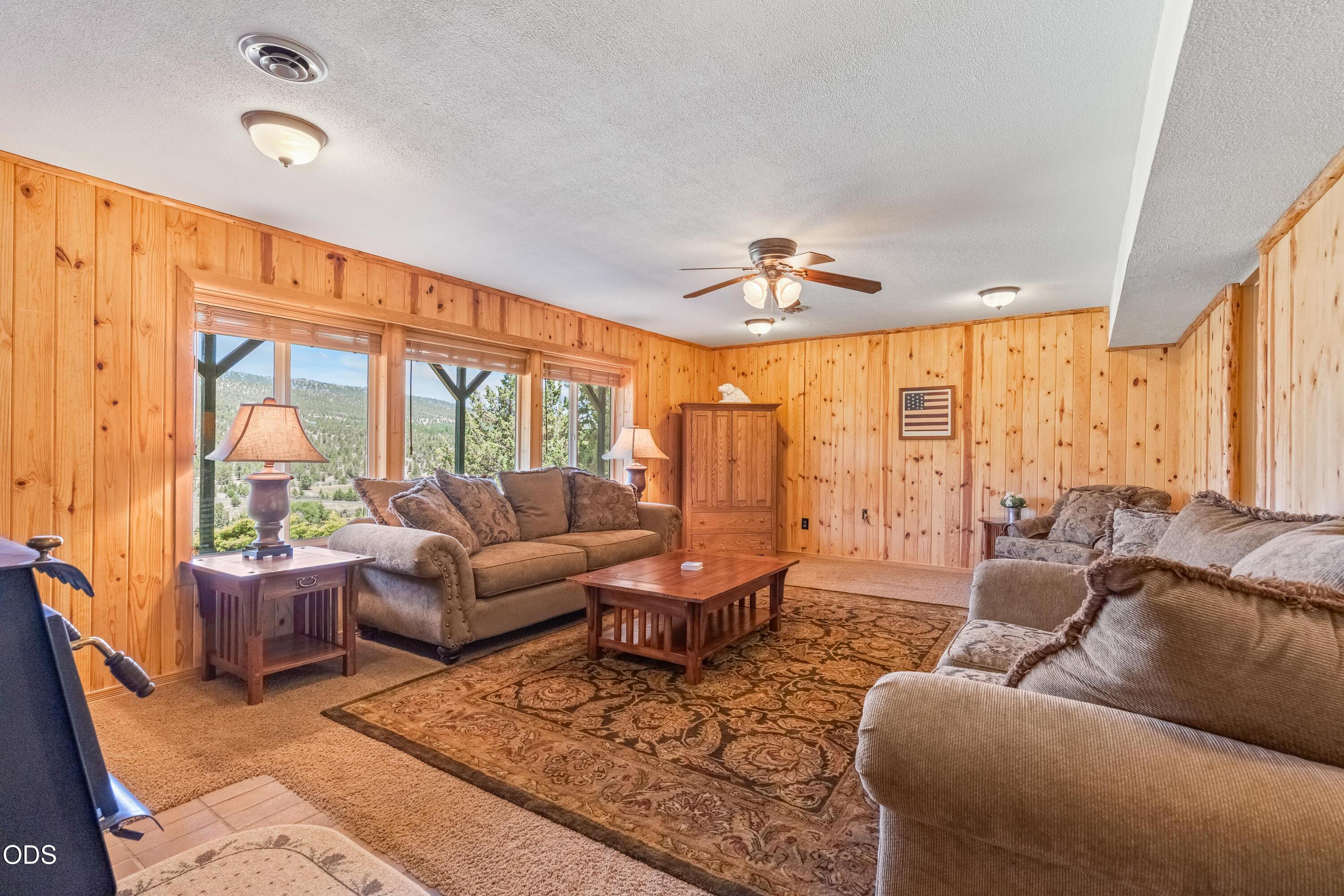 16401 SE Bobcat Lane