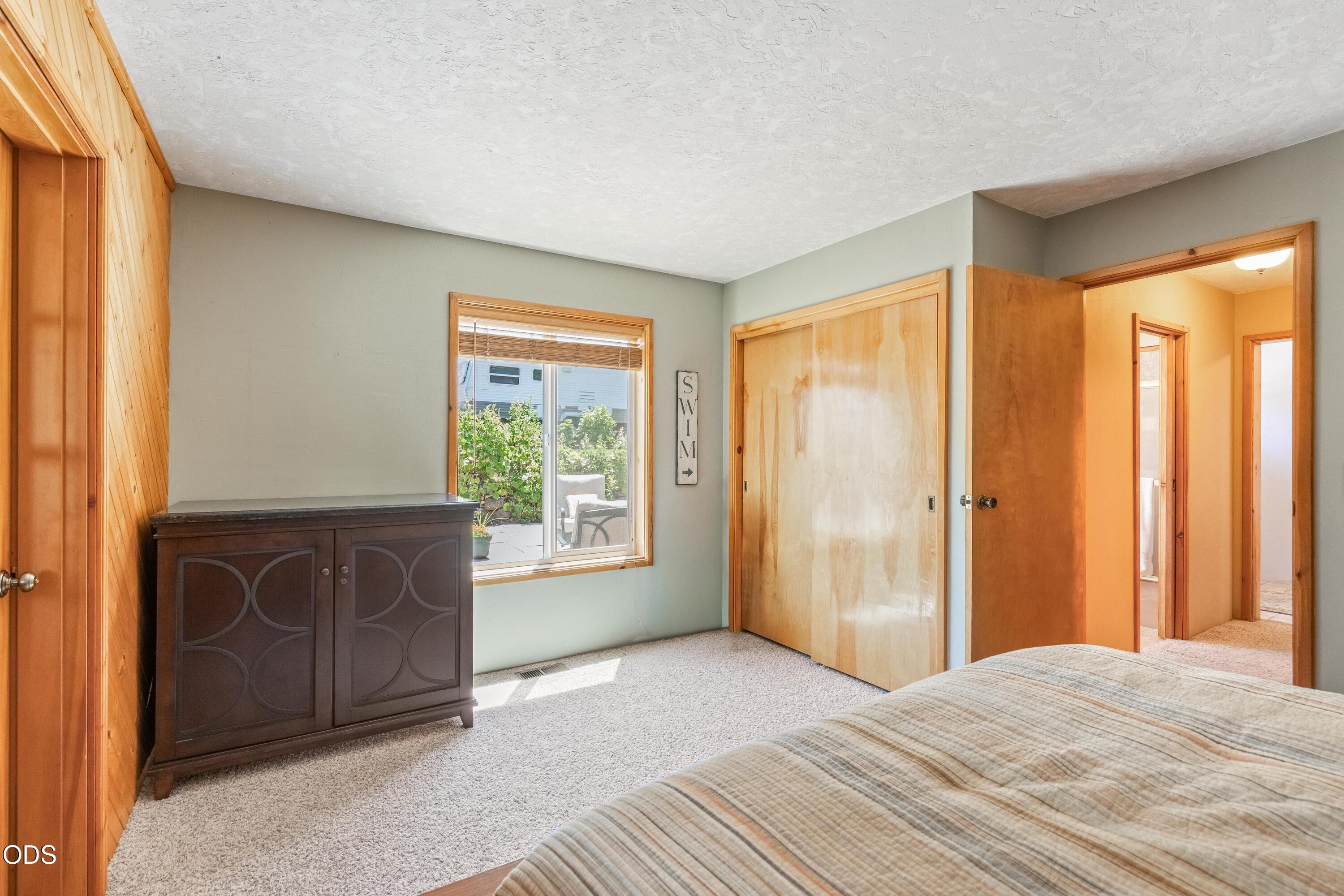 16401 SE Bobcat Lane