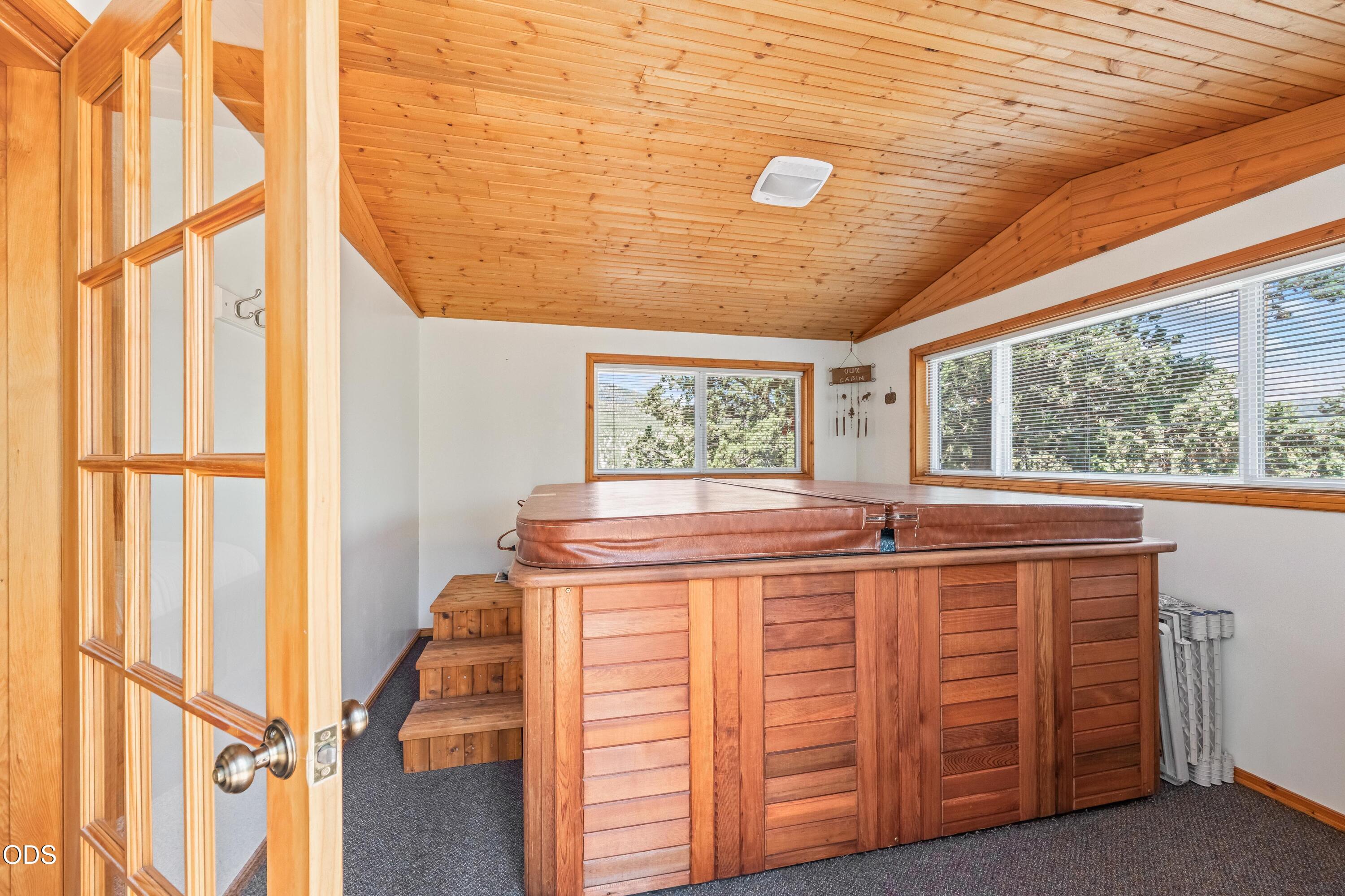 16401 SE Bobcat Lane