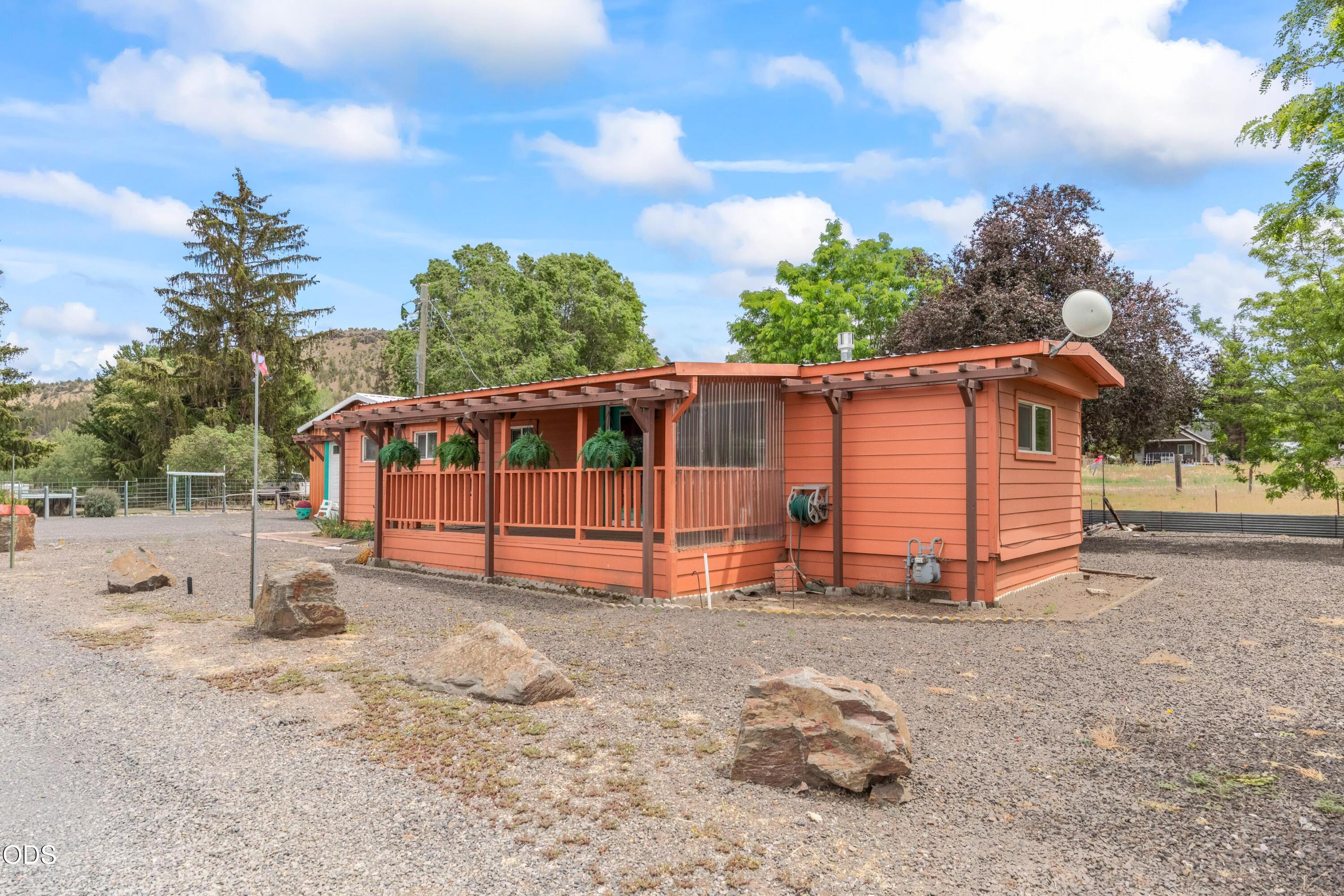 2088 SE Rose Lane