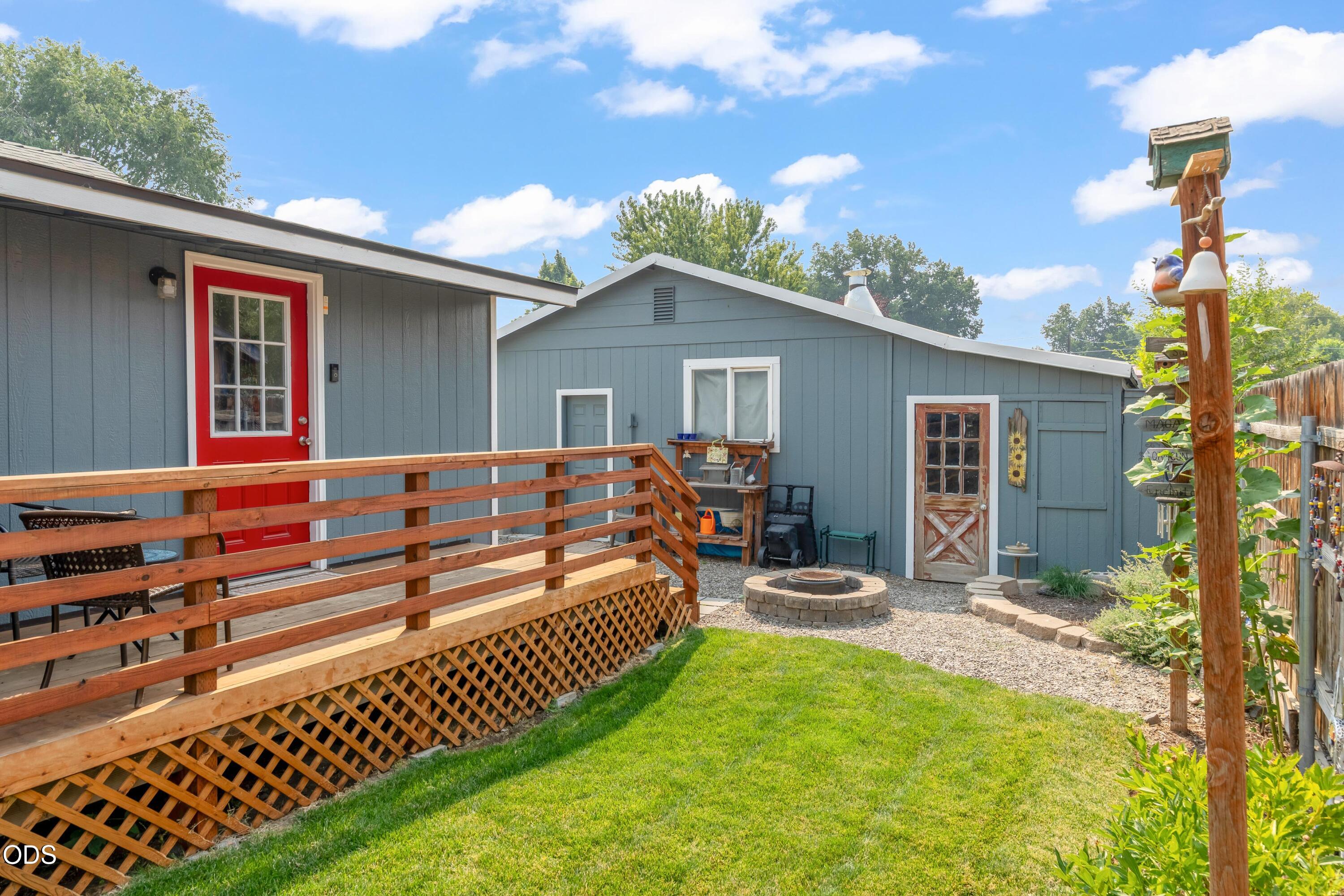 845 NW Claypool Street