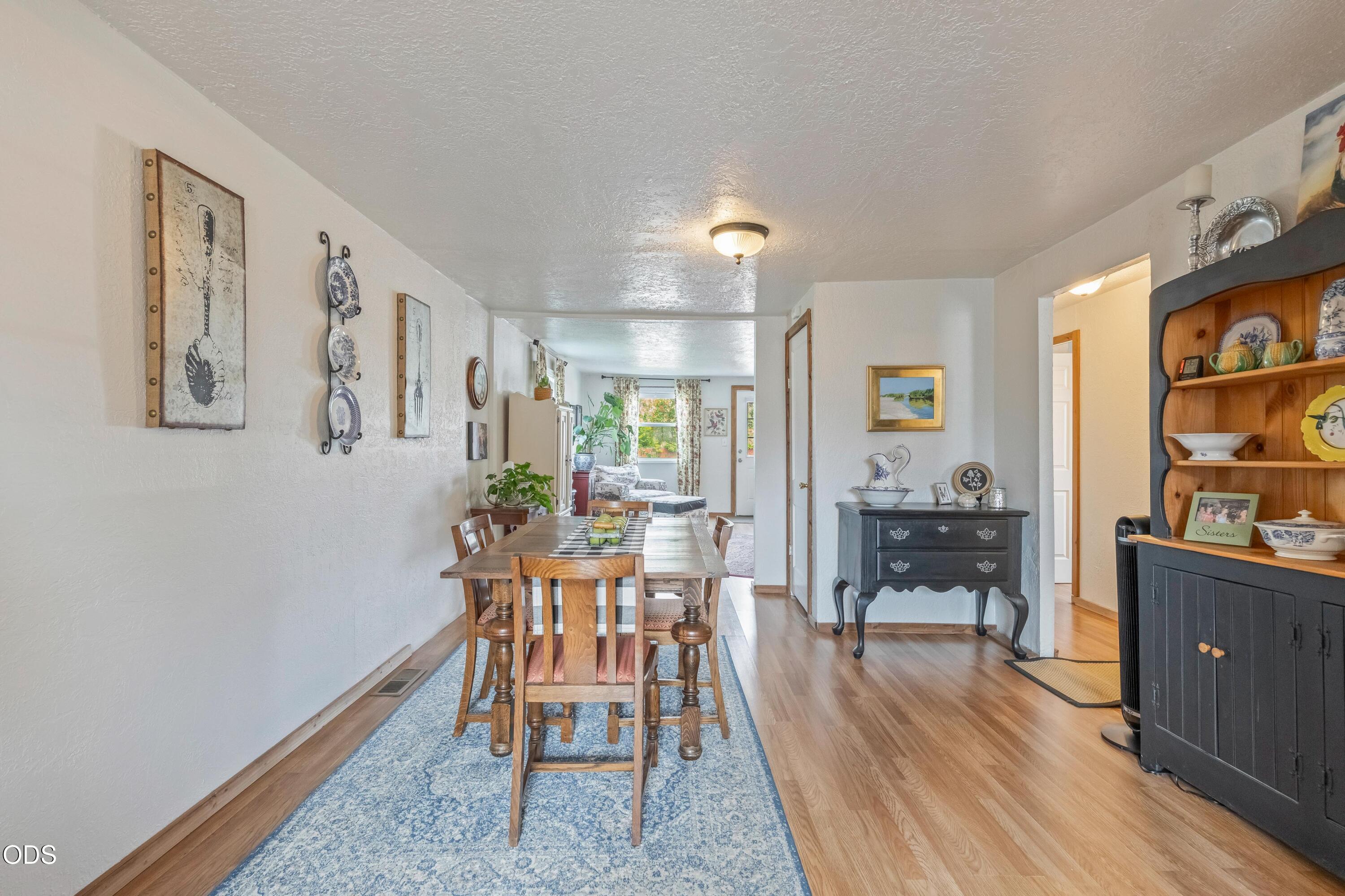 845 NW Claypool Street