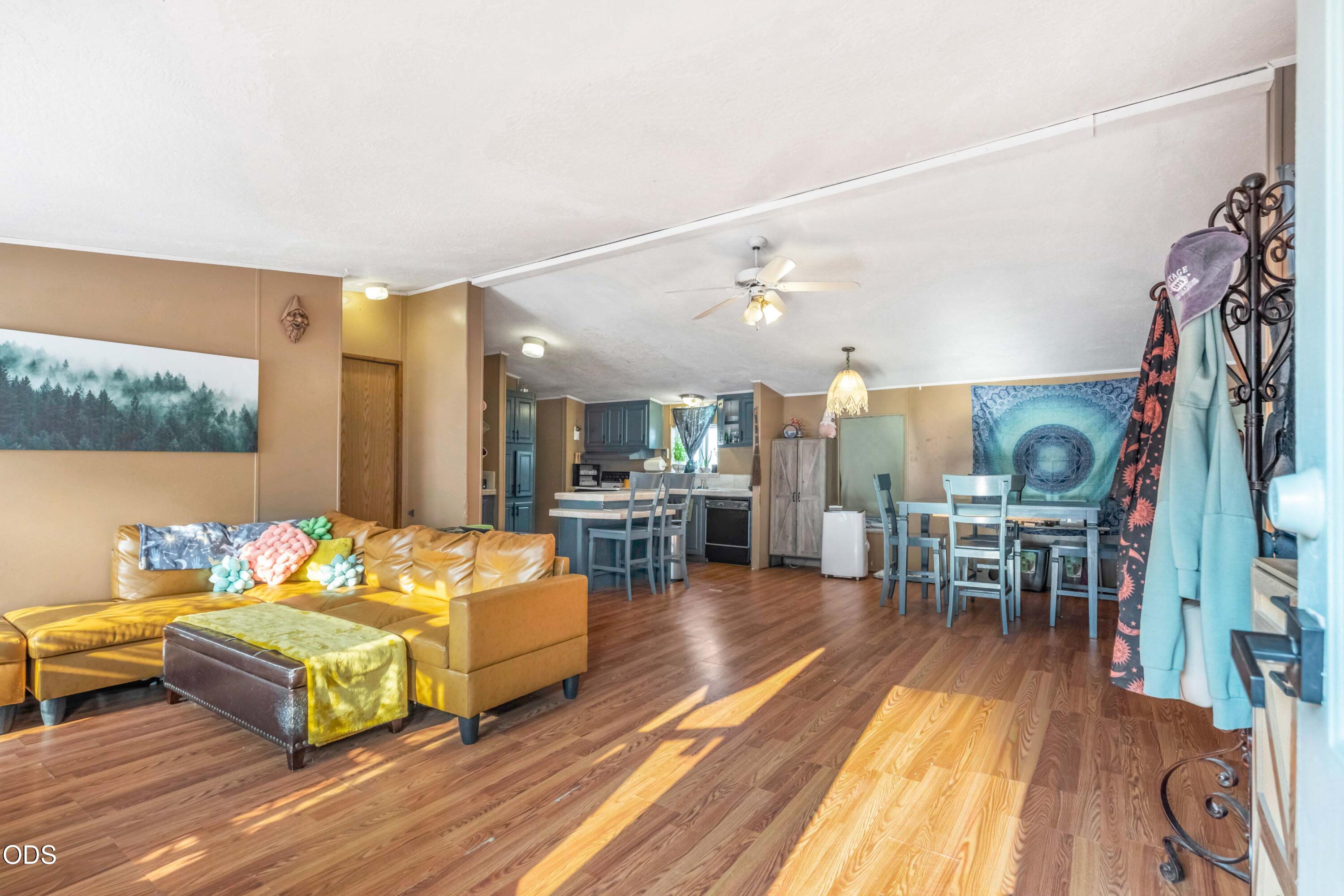 939 NW Cains Road