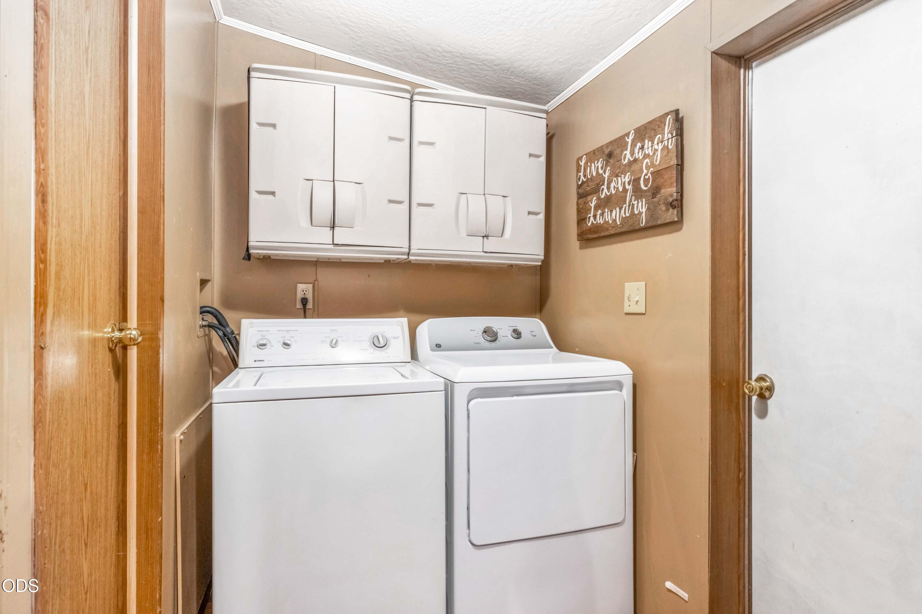 939 NW Cains Road
