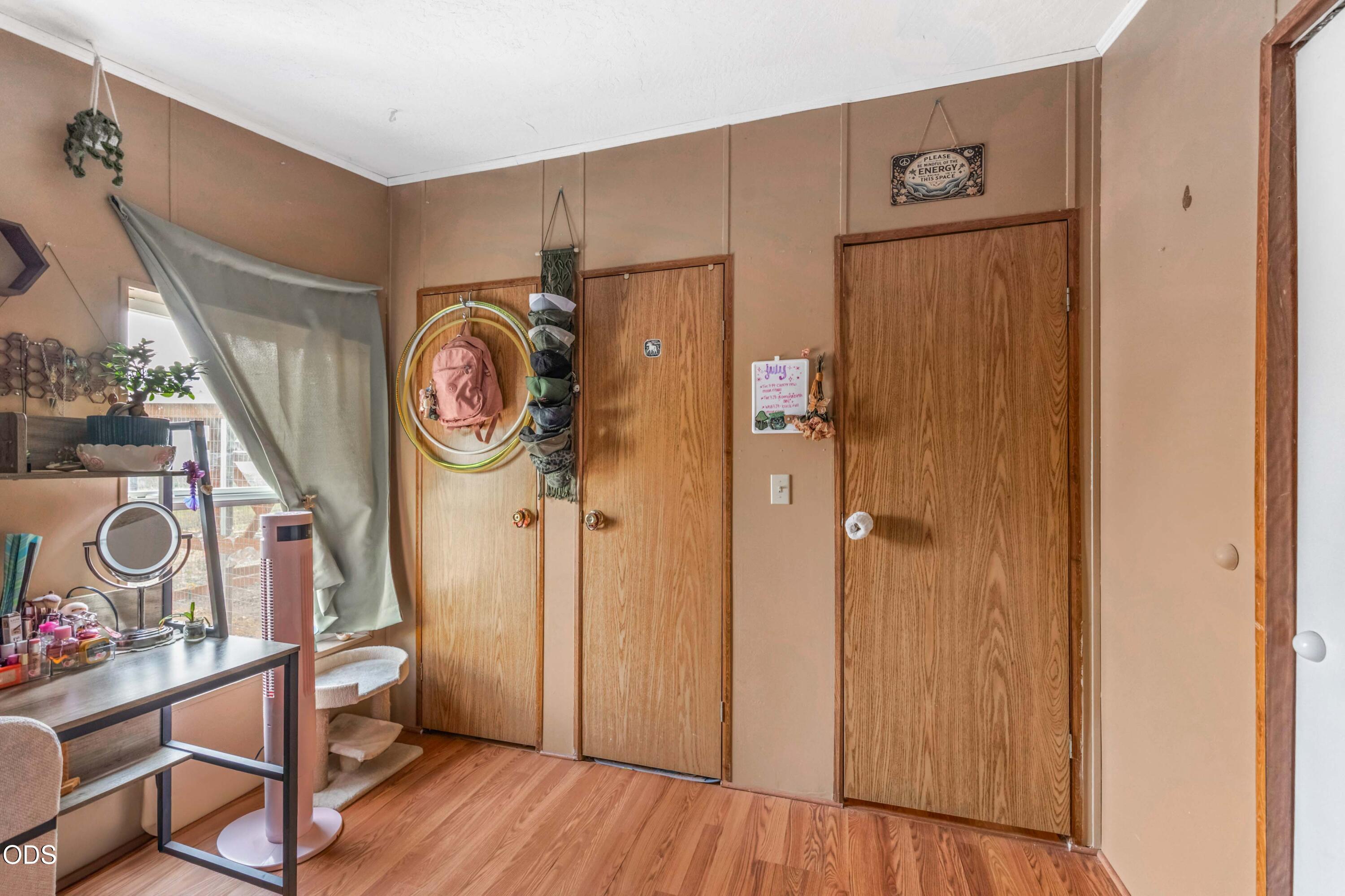 939 NW Cains Road
