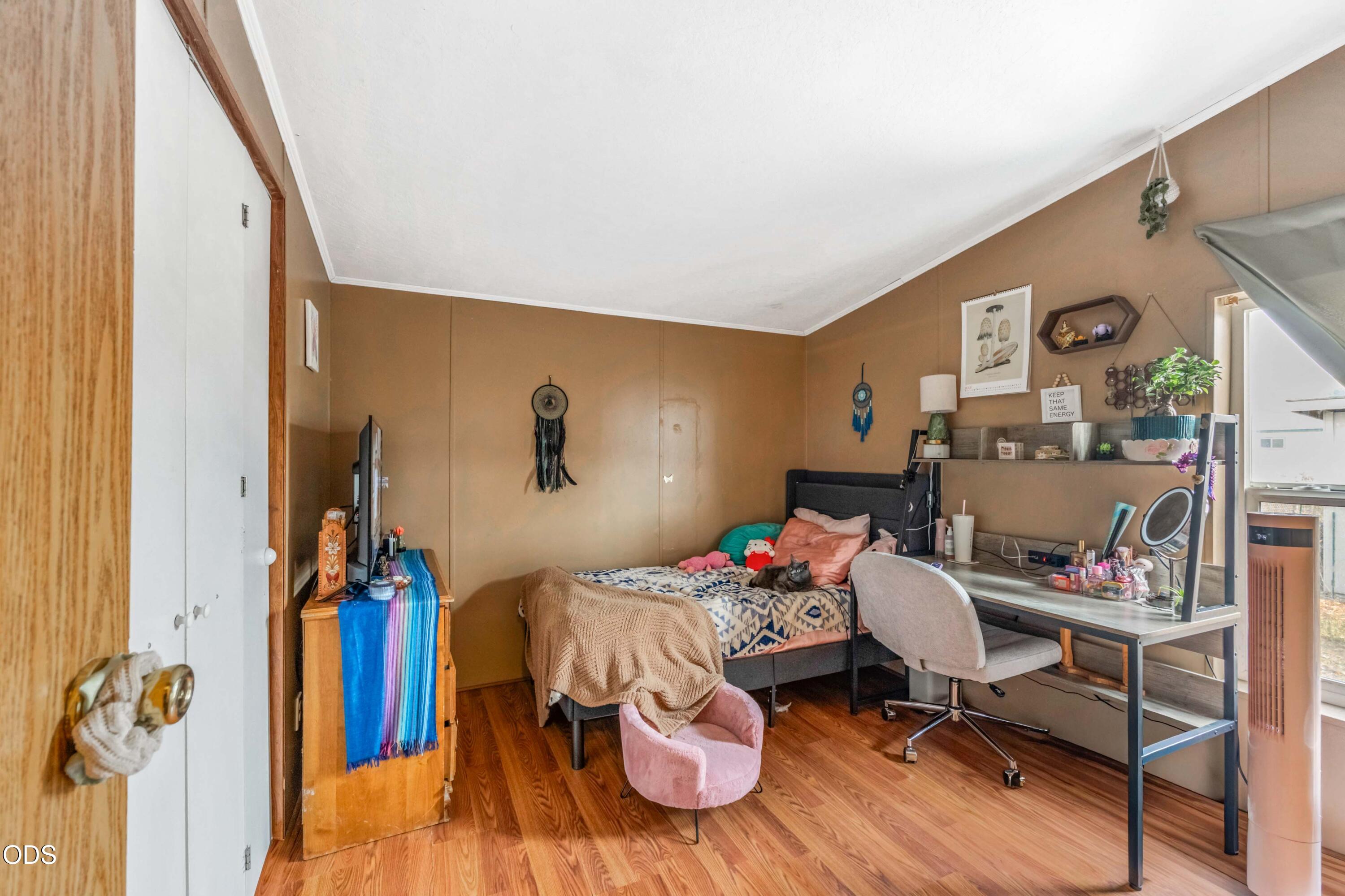 939 NW Cains Road