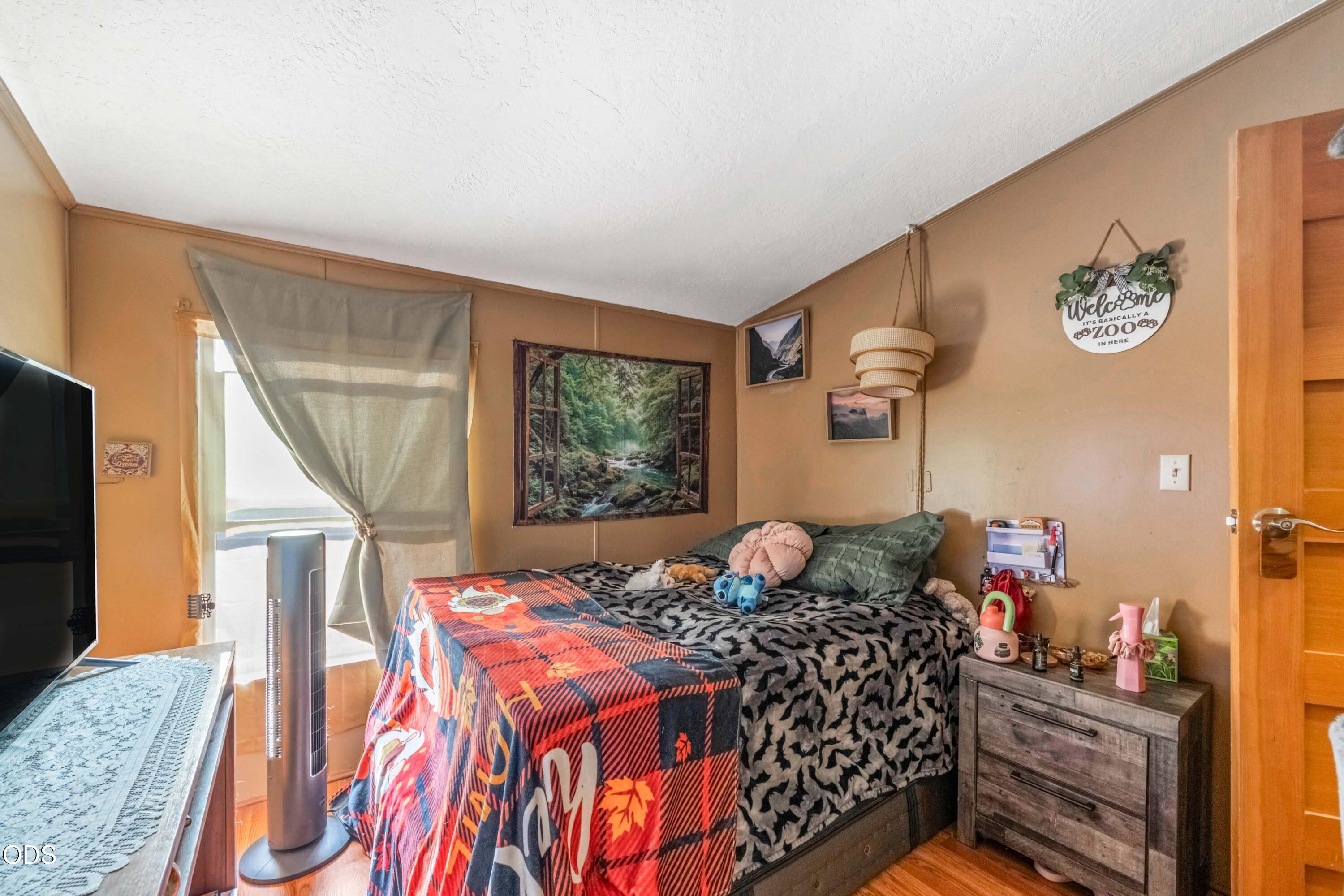939 NW Cains Road