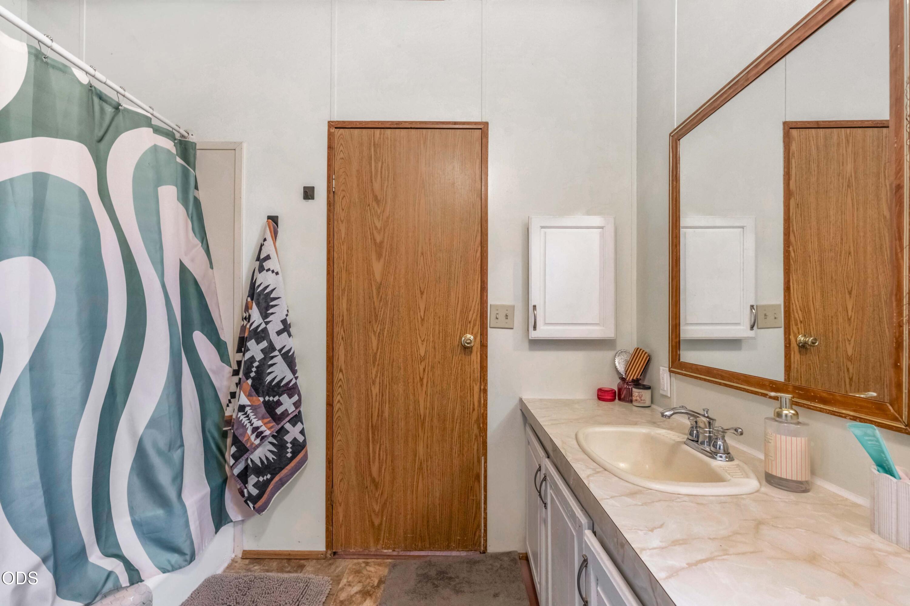 939 NW Cains Road