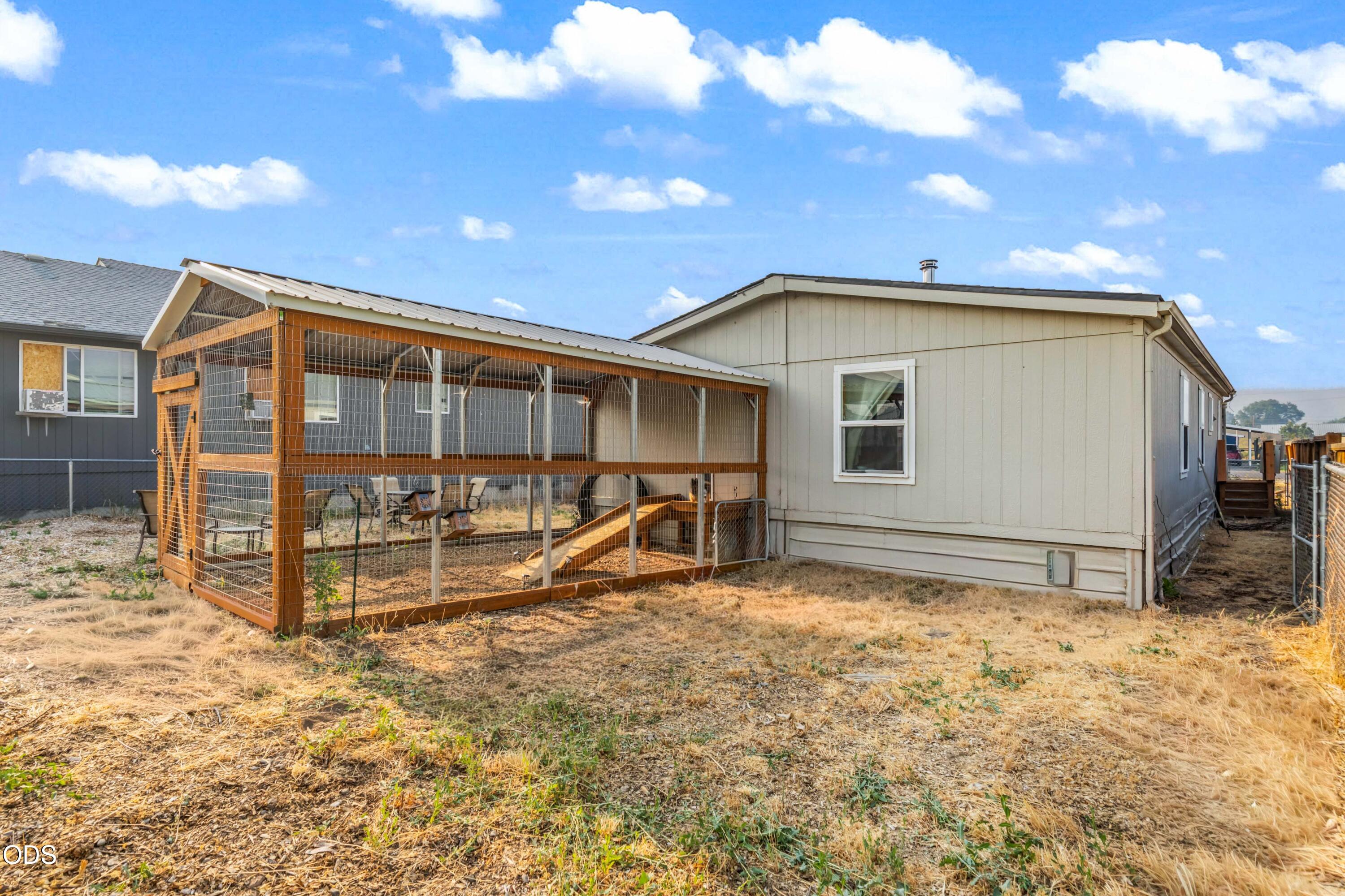 939 NW Cains Road
