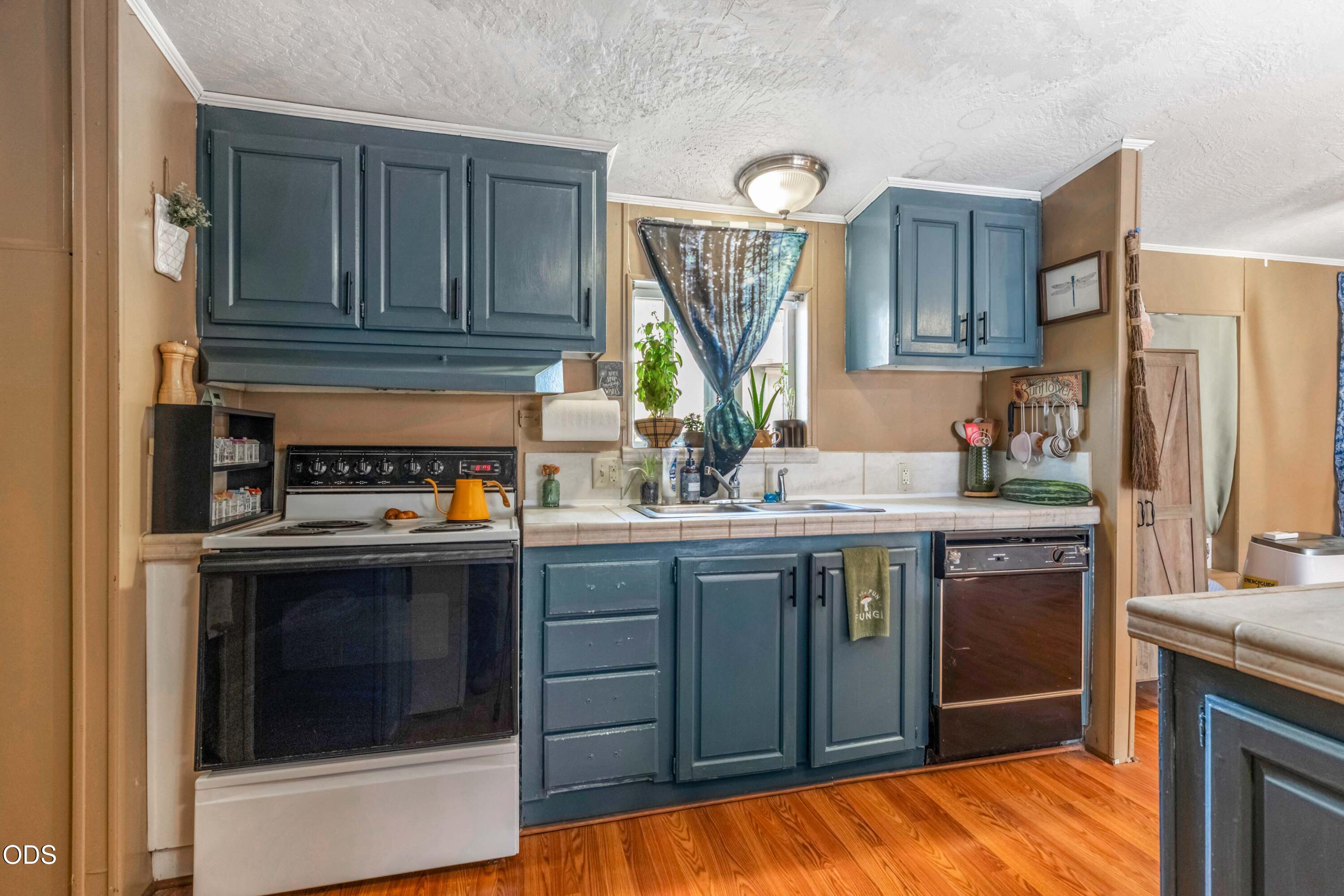 939 NW Cains Road