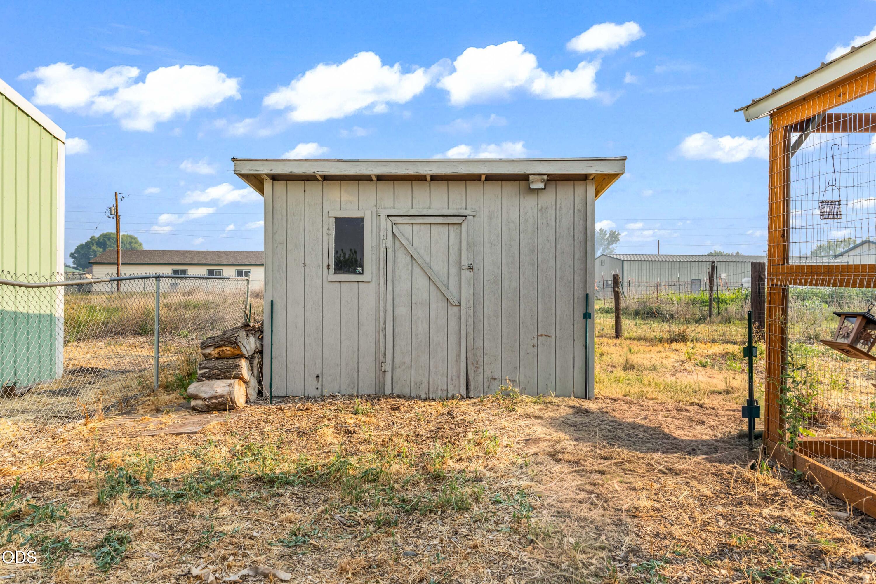 939 NW Cains Road
