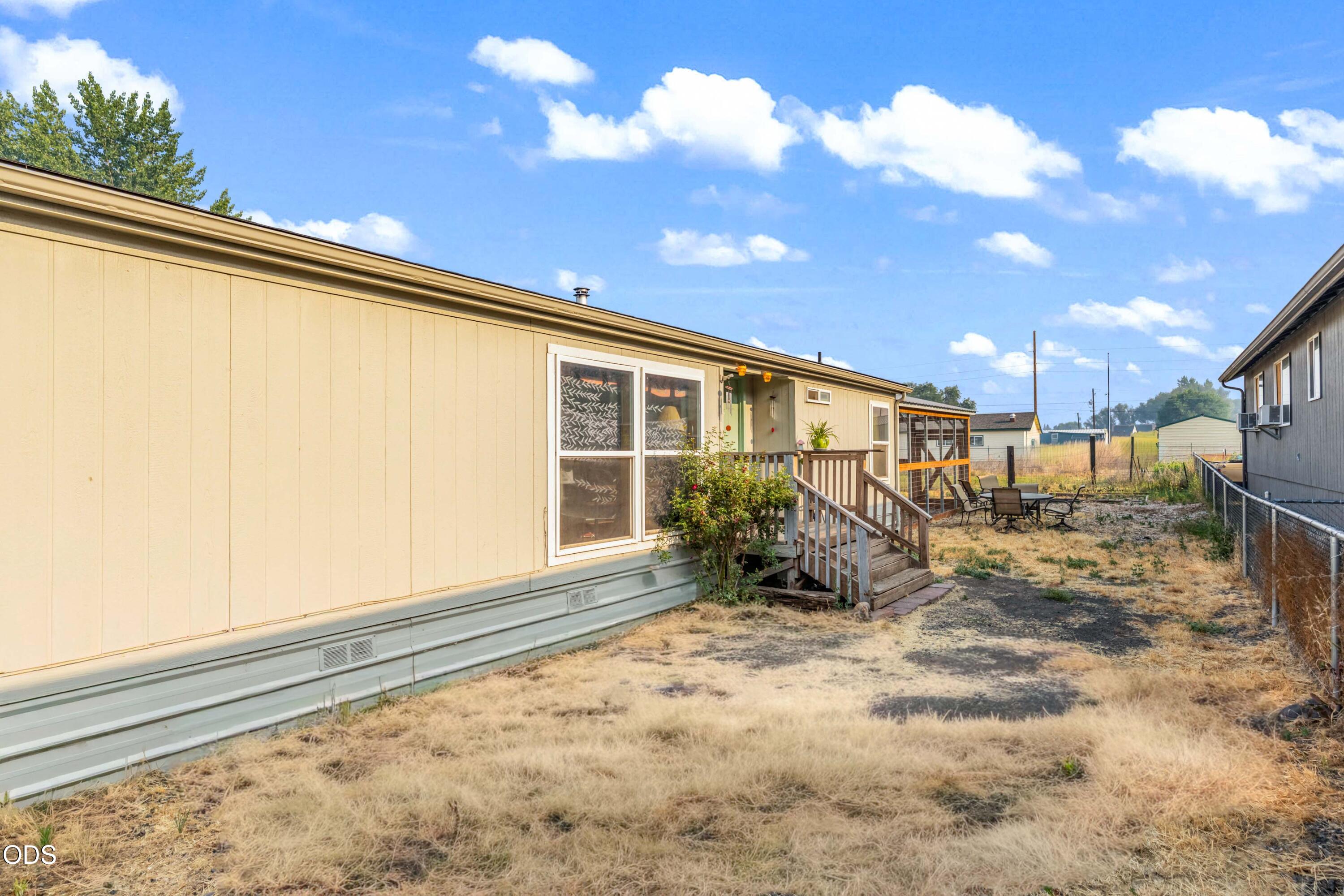 939 NW Cains Road