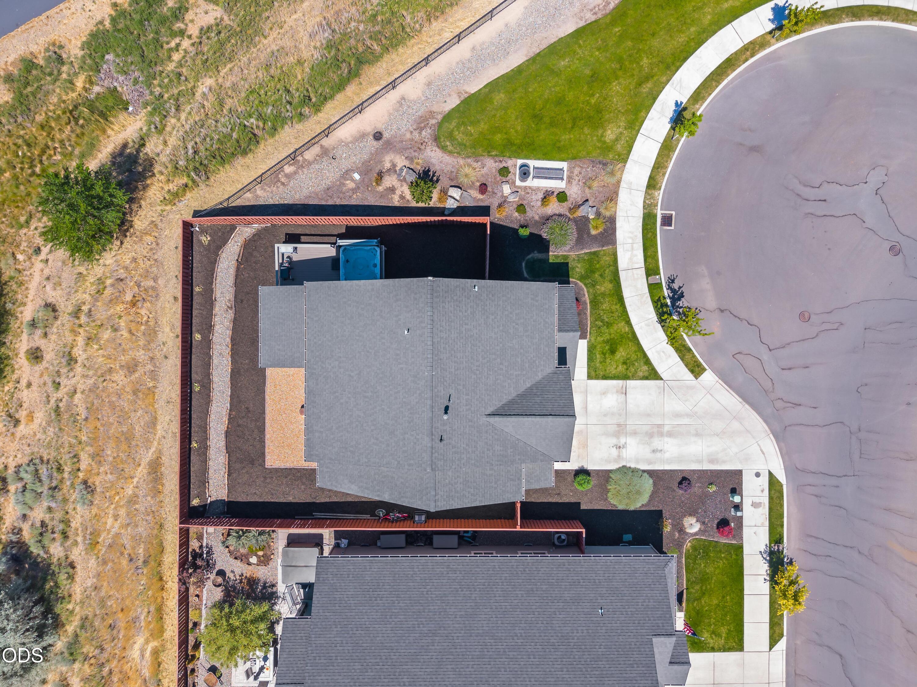 1041 NE Henry Drive
