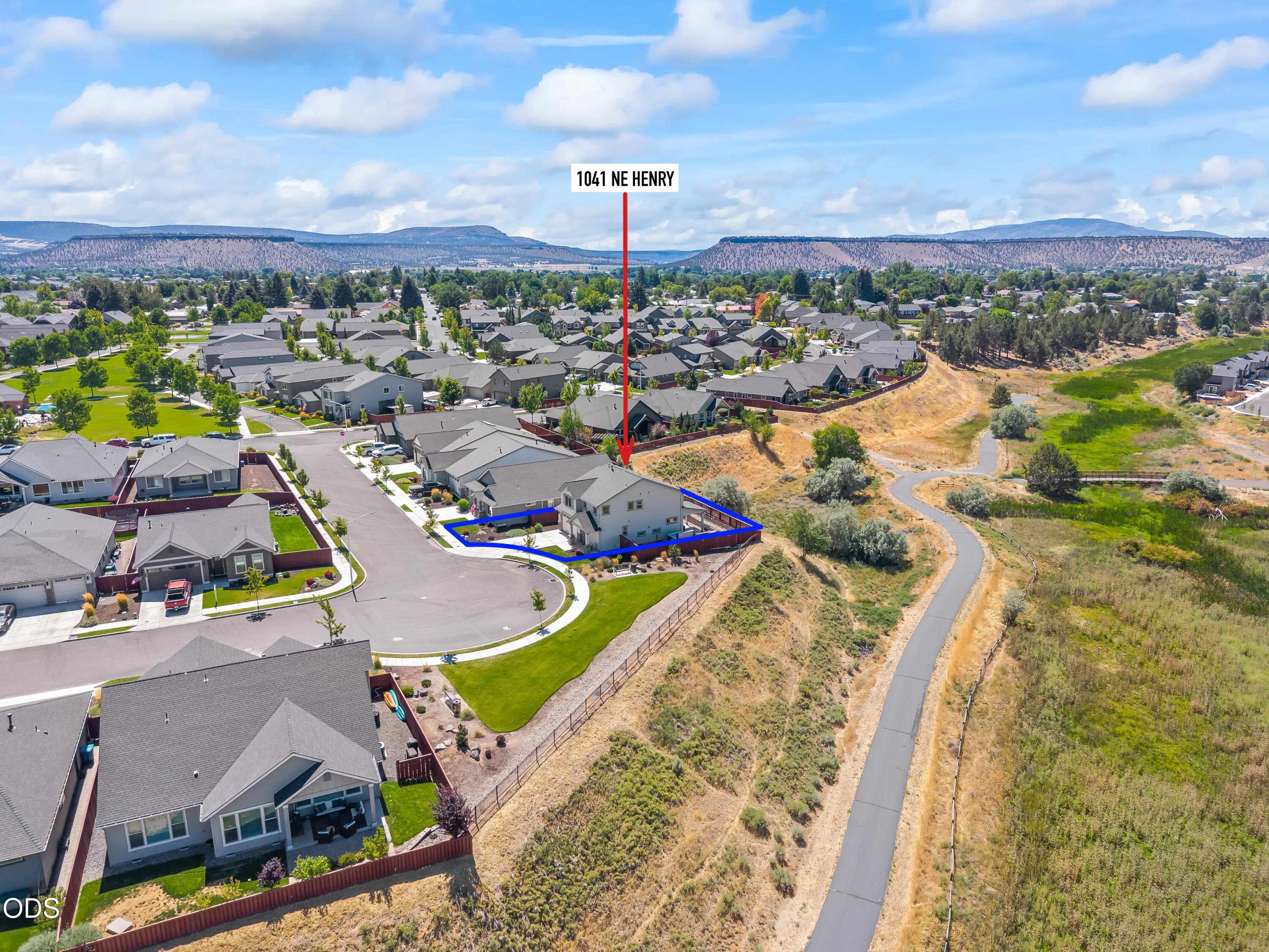 1041 NE Henry Drive