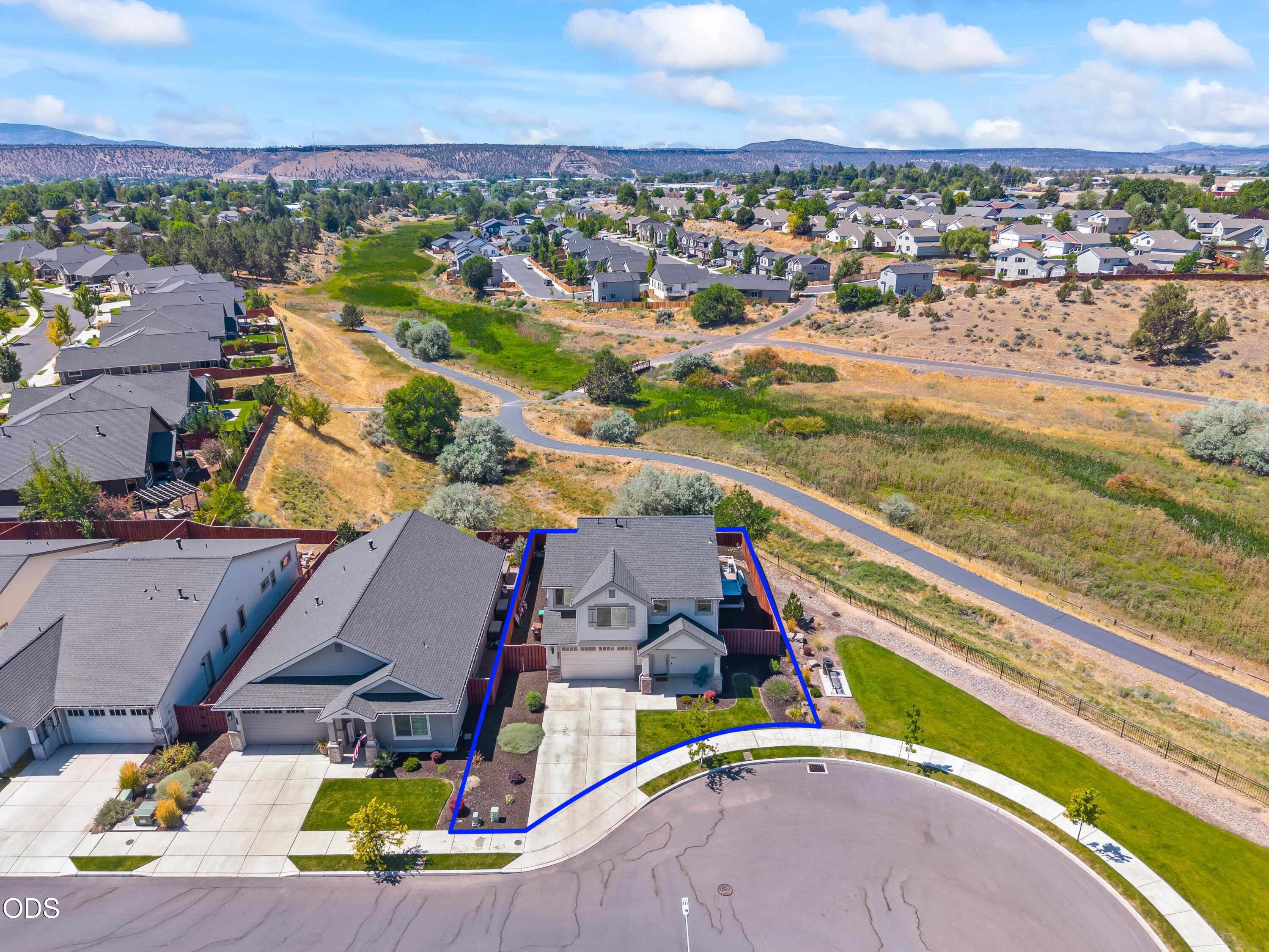 1041 NE Henry Drive