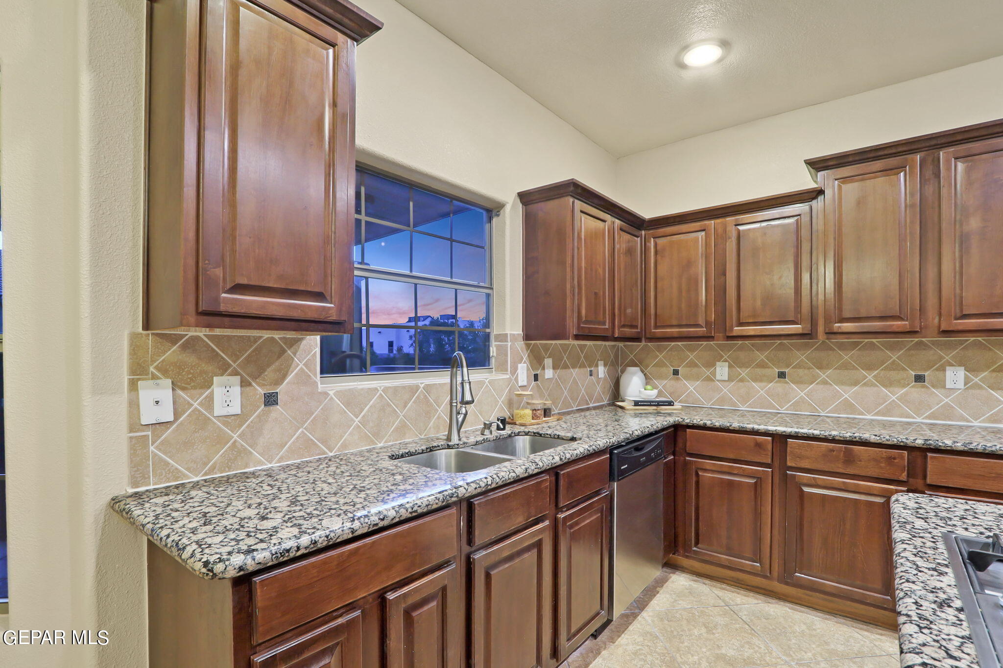 5645 Valley Oak Drive Drive