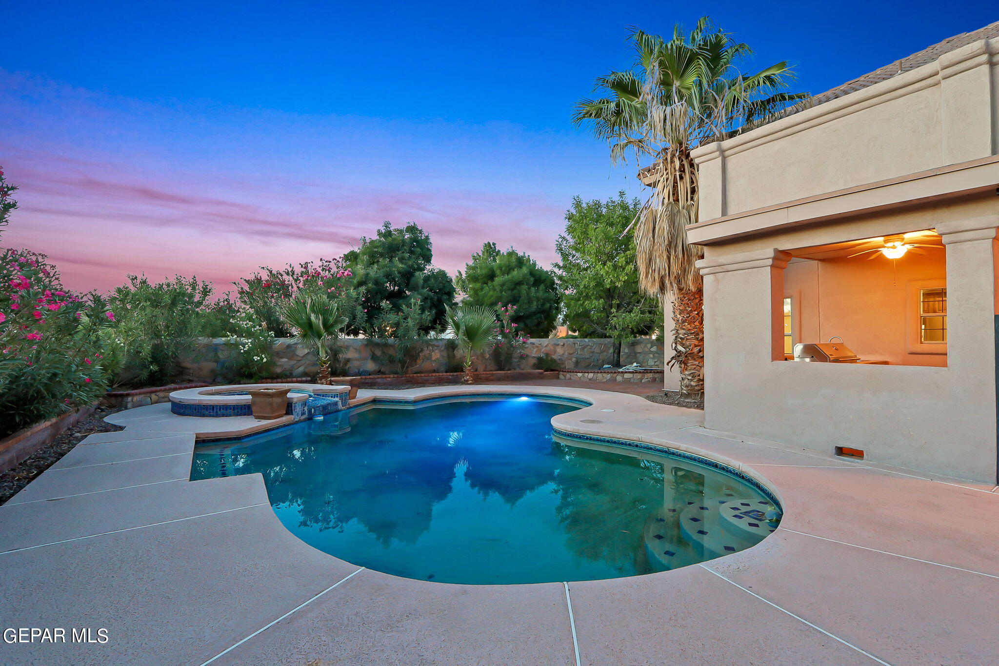 5645 Valley Oak Drive Drive
