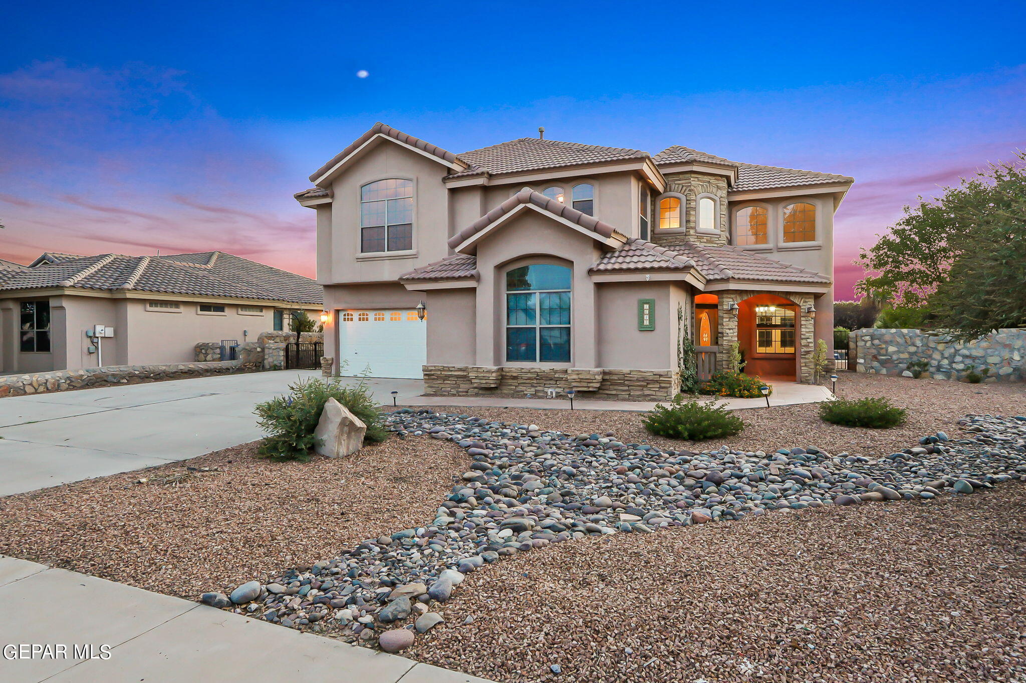5645 Valley Oak Drive Drive