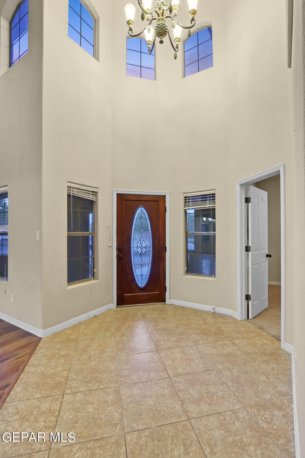 5645 Valley Oak Drive Drive