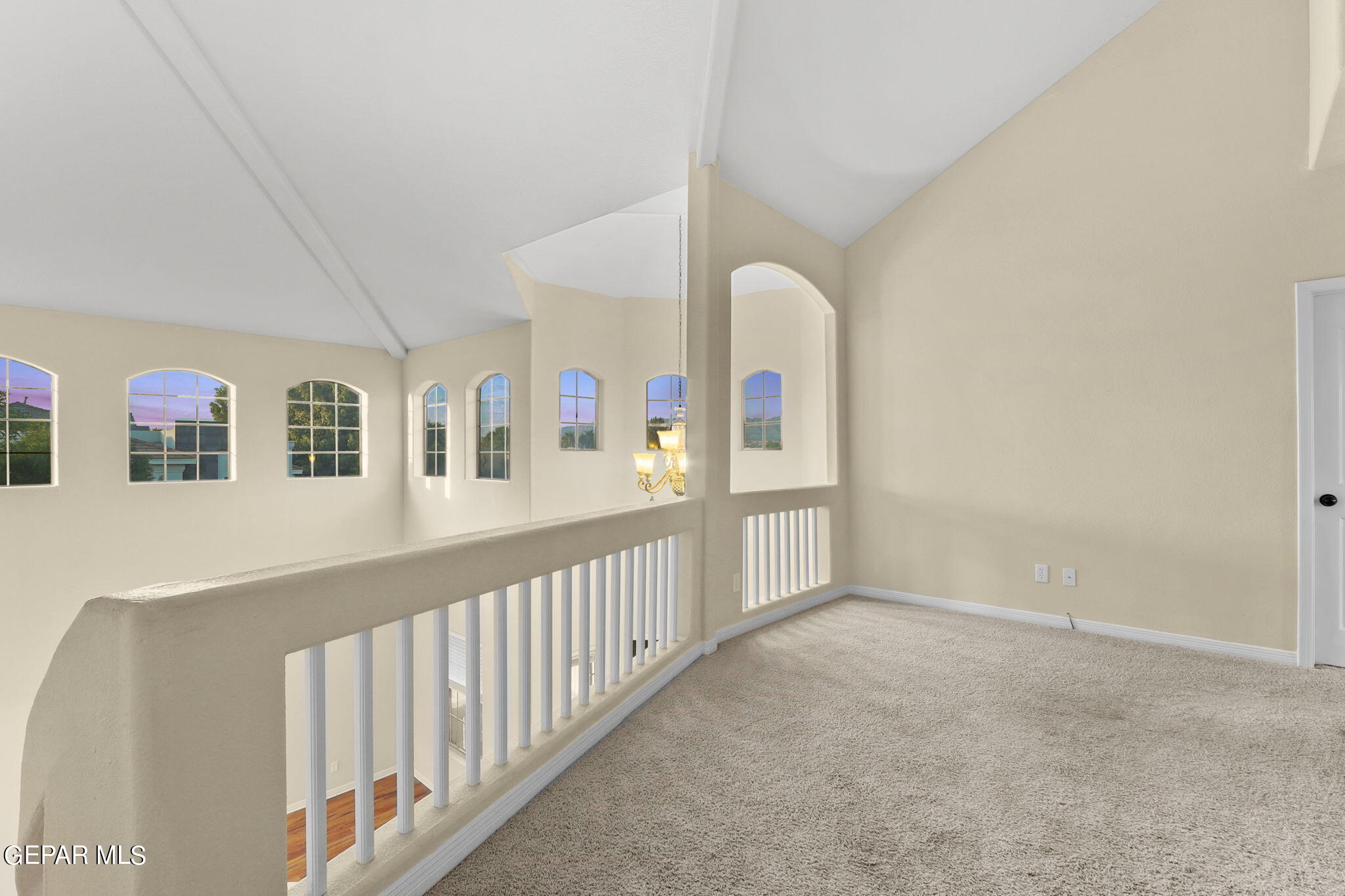 5645 Valley Oak Drive Drive