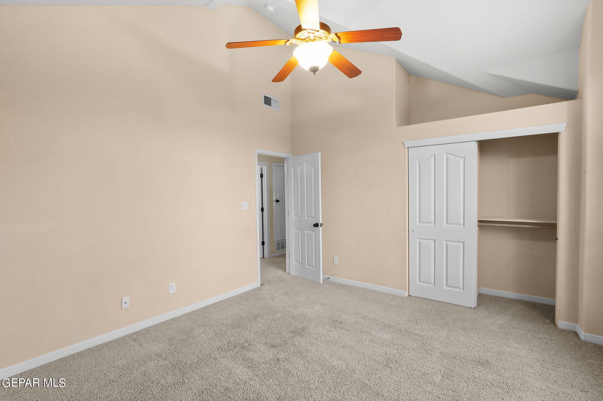 5645 Valley Oak Drive Drive
