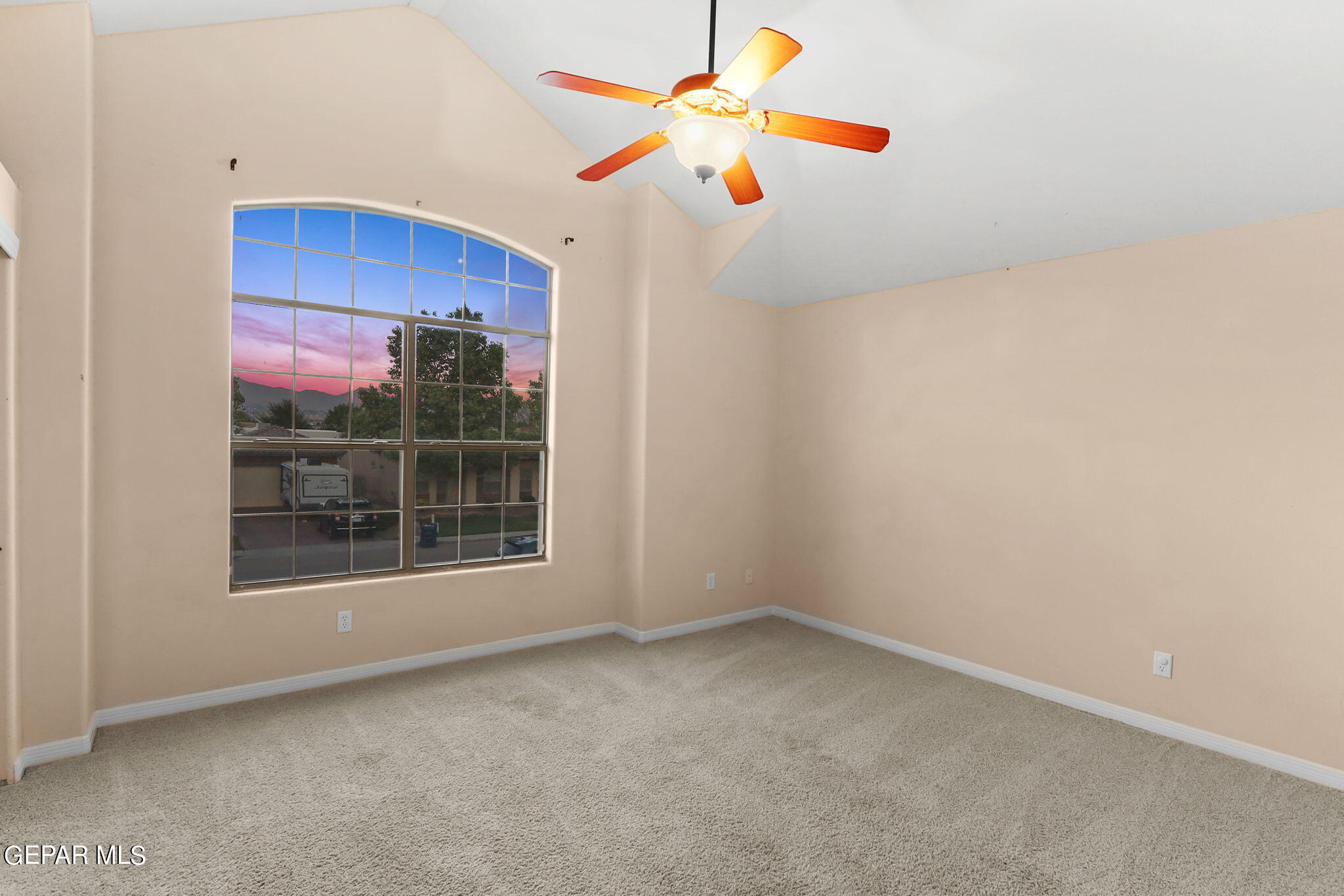 5645 Valley Oak Drive Drive