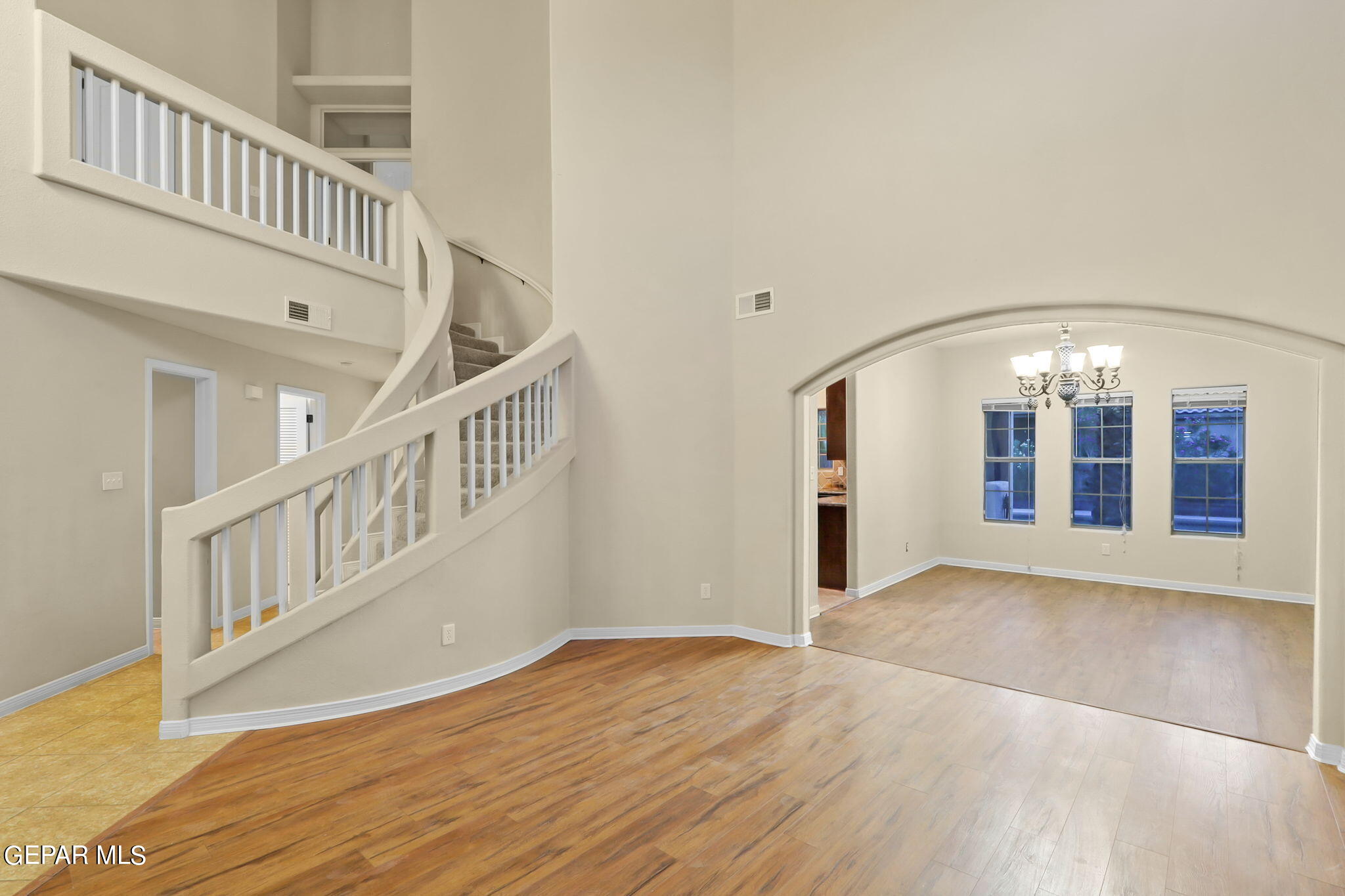 5645 Valley Oak Drive Drive