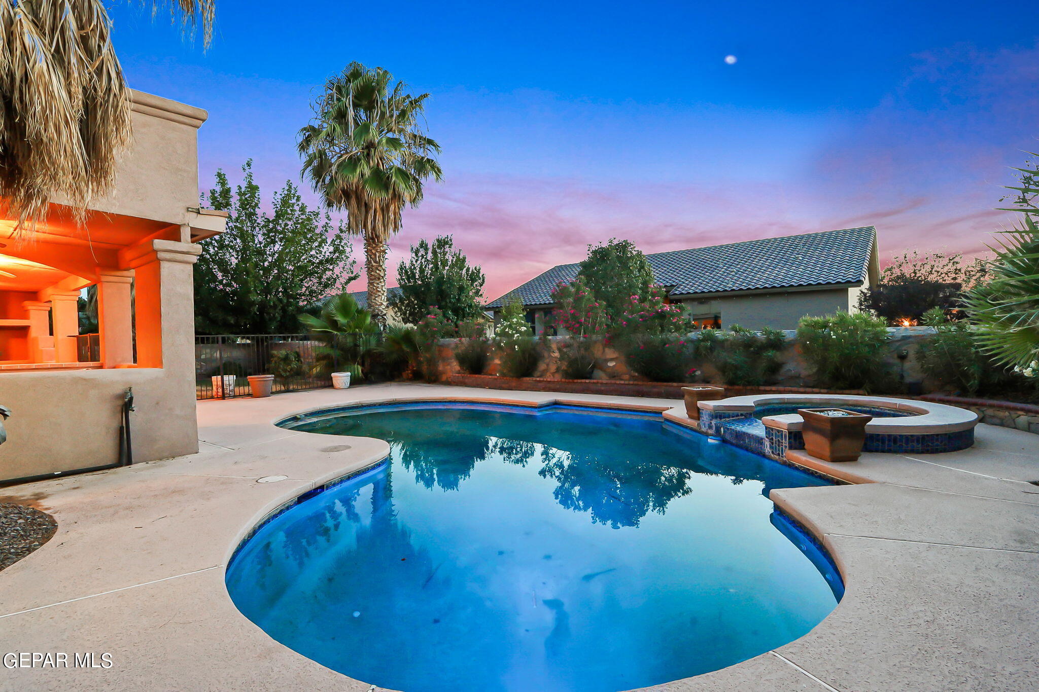 5645 Valley Oak Drive Drive