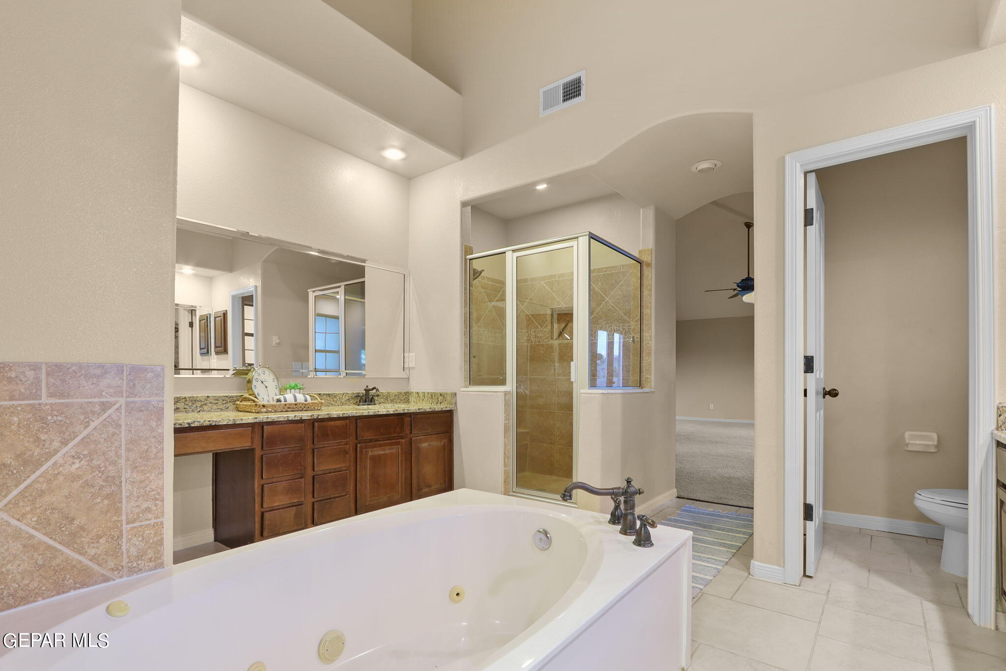 5645 Valley Oak Drive Drive
