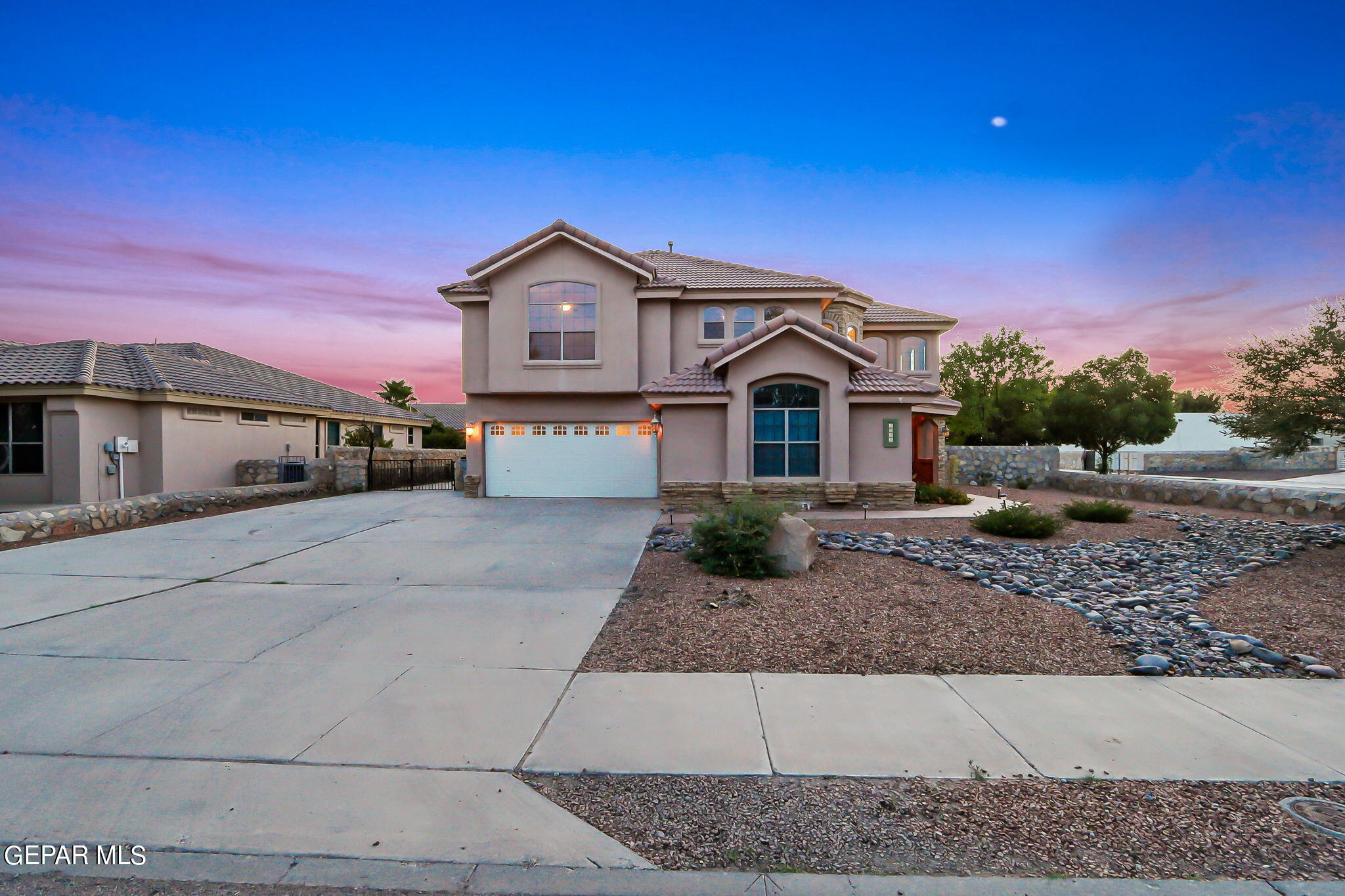 5645 Valley Oak Drive Drive