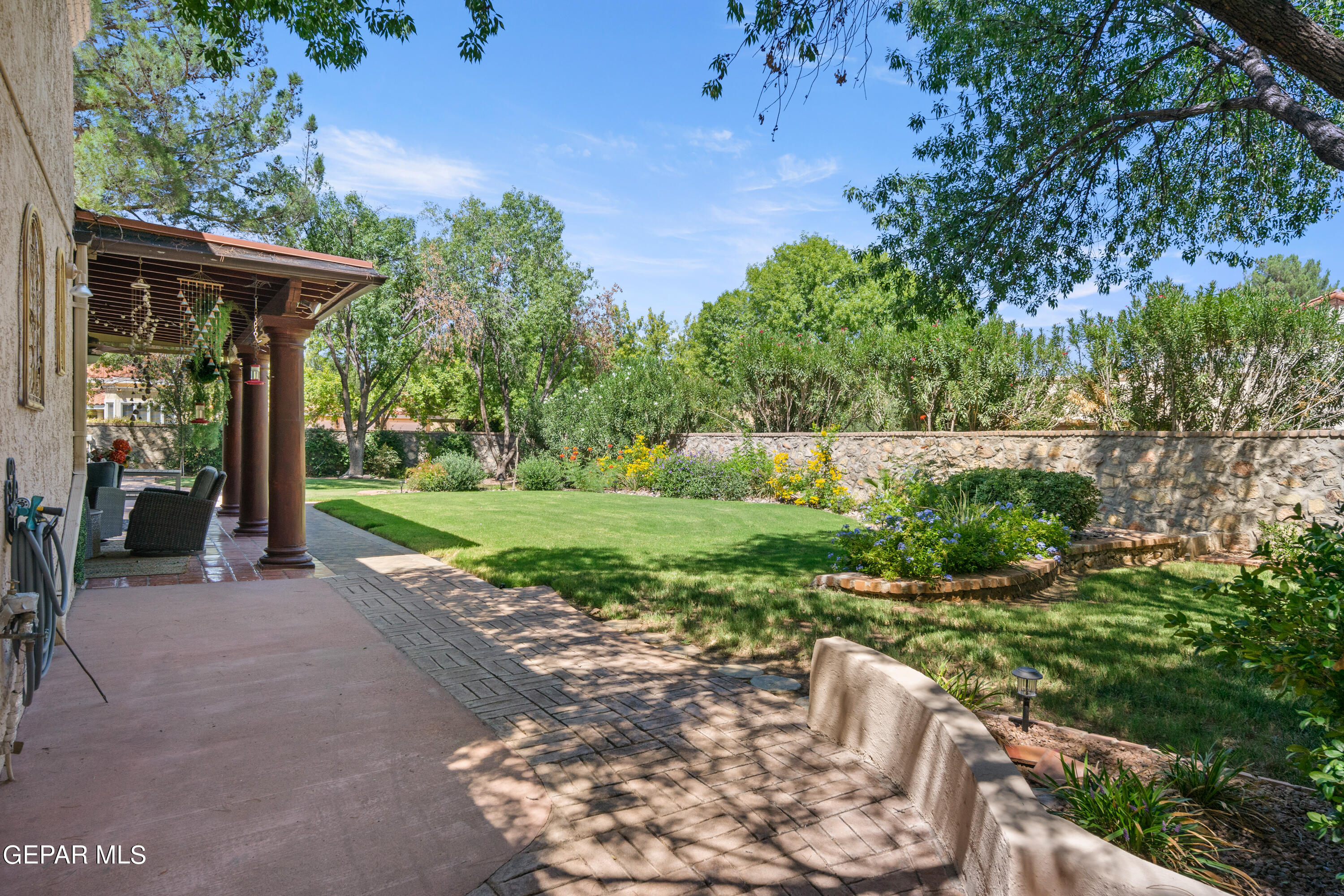 733 ROSINANTE Road