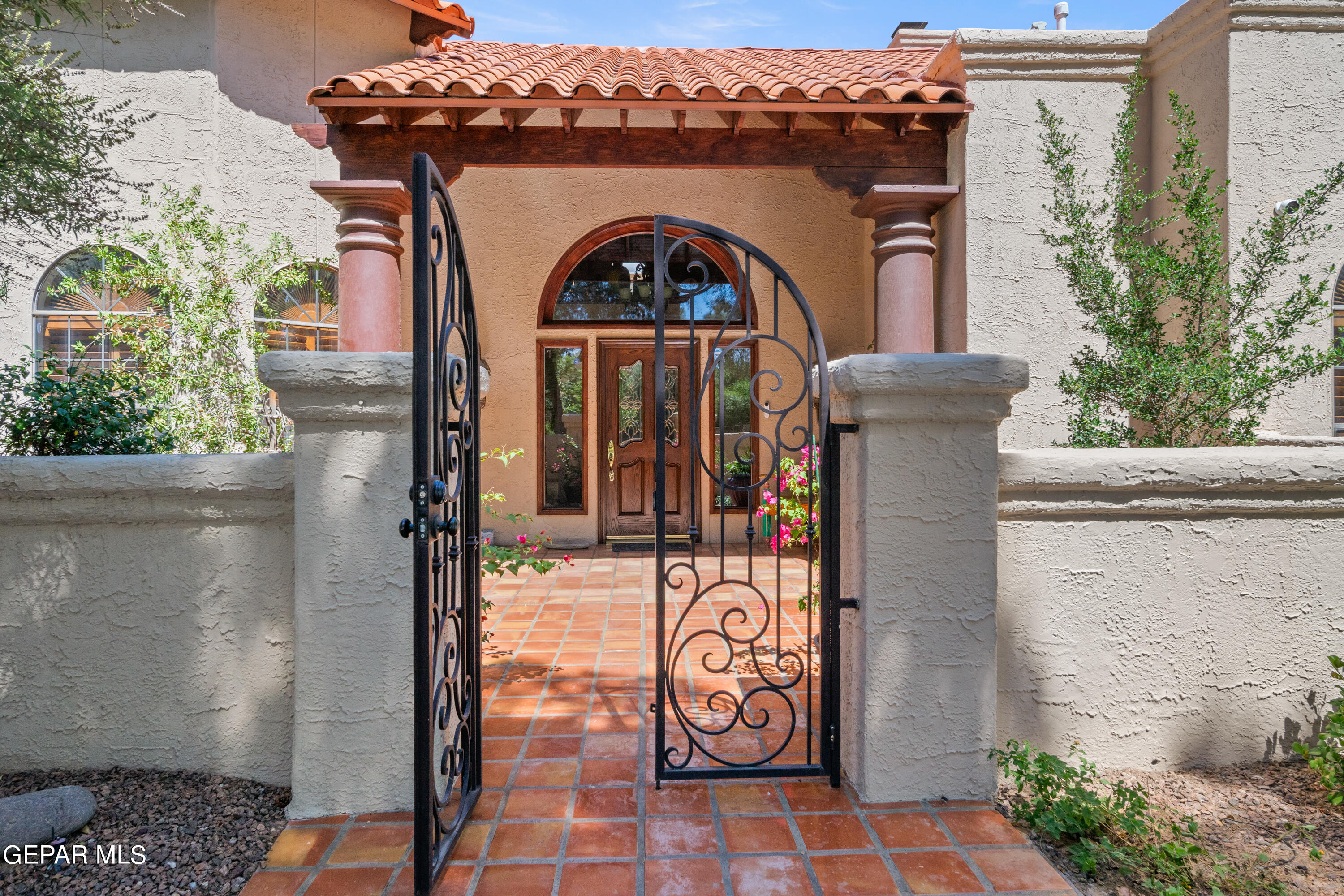 733 ROSINANTE Road