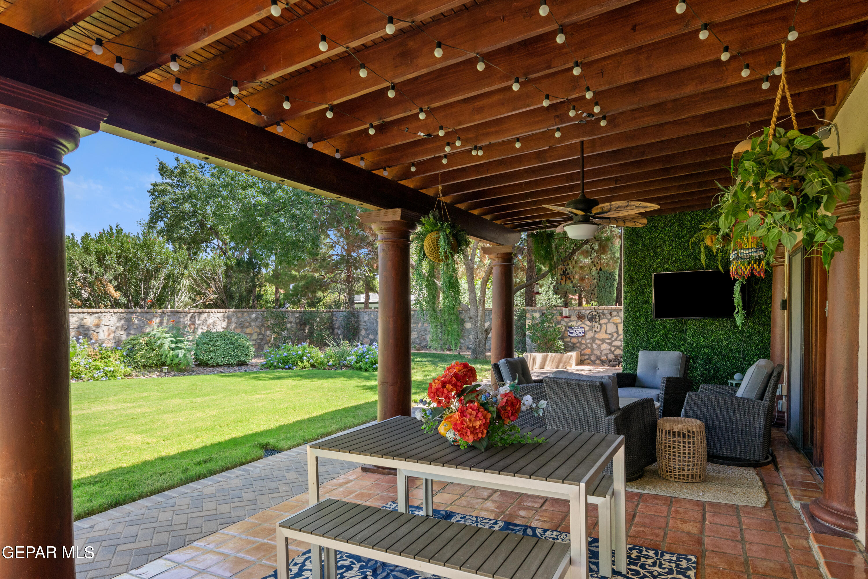 733 ROSINANTE Road