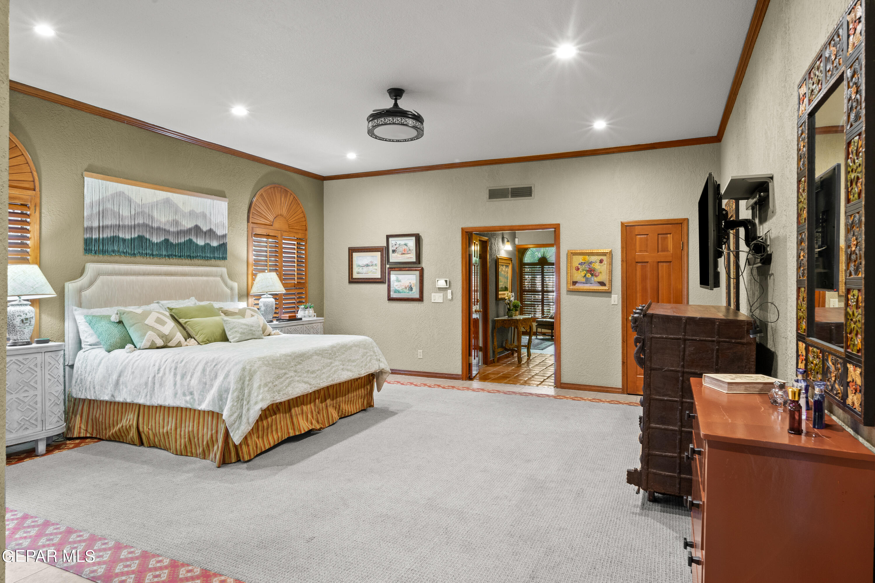 733 ROSINANTE Road