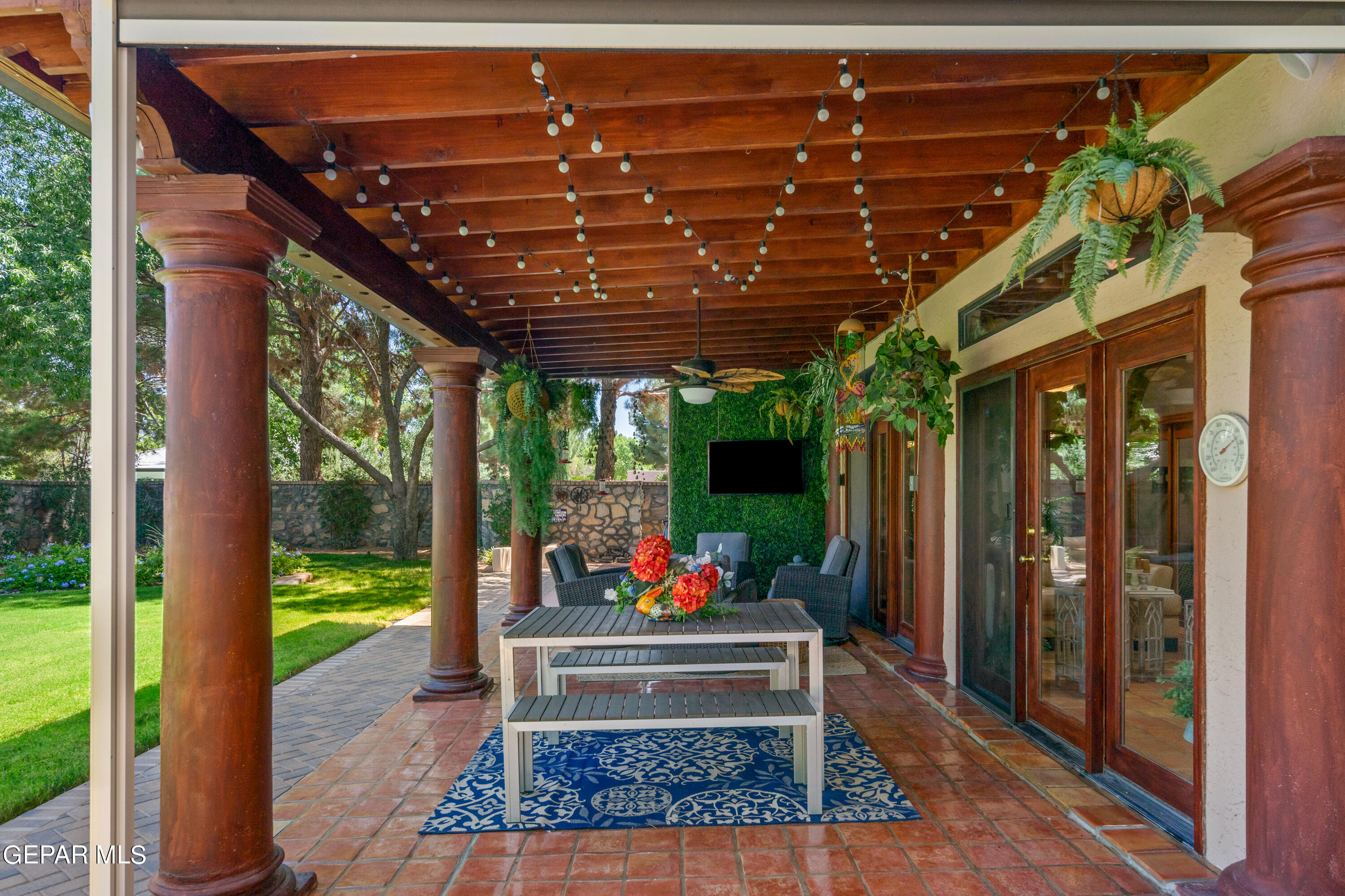 733 ROSINANTE Road